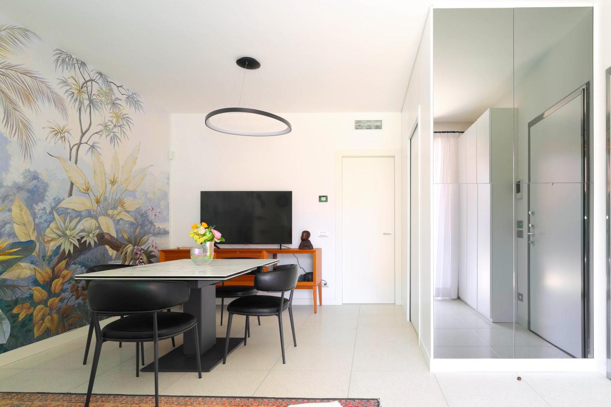 Holiday home Luxury Con Terrazza, Palestra, Cowork & Box Privato