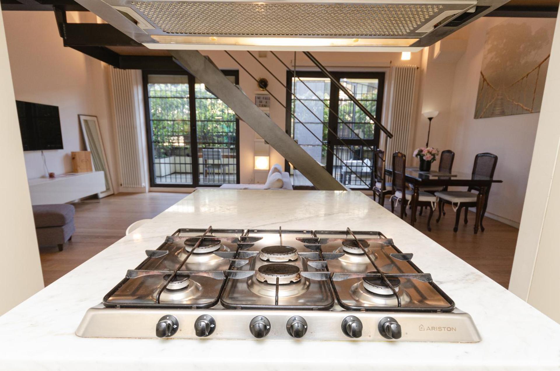 Vivimihome Loft Su Due Livelli Con Terrazzo Milão