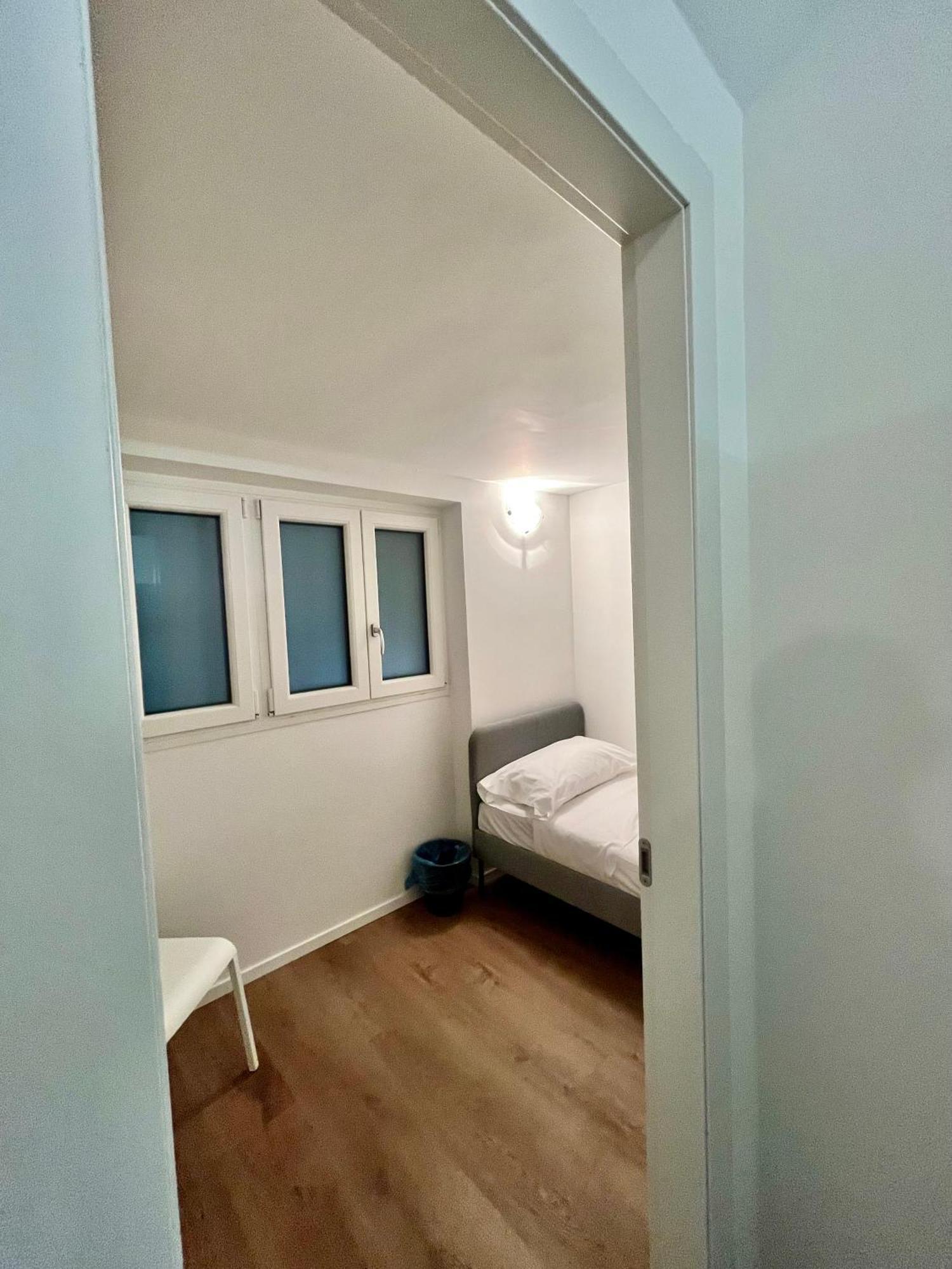 Side Apartment *