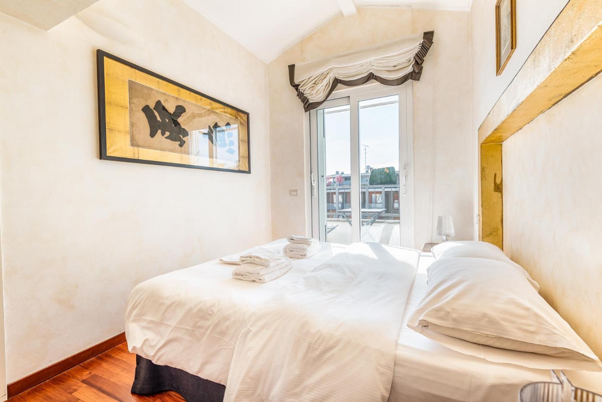 Brand New Central Beatrice D'este * Mailand