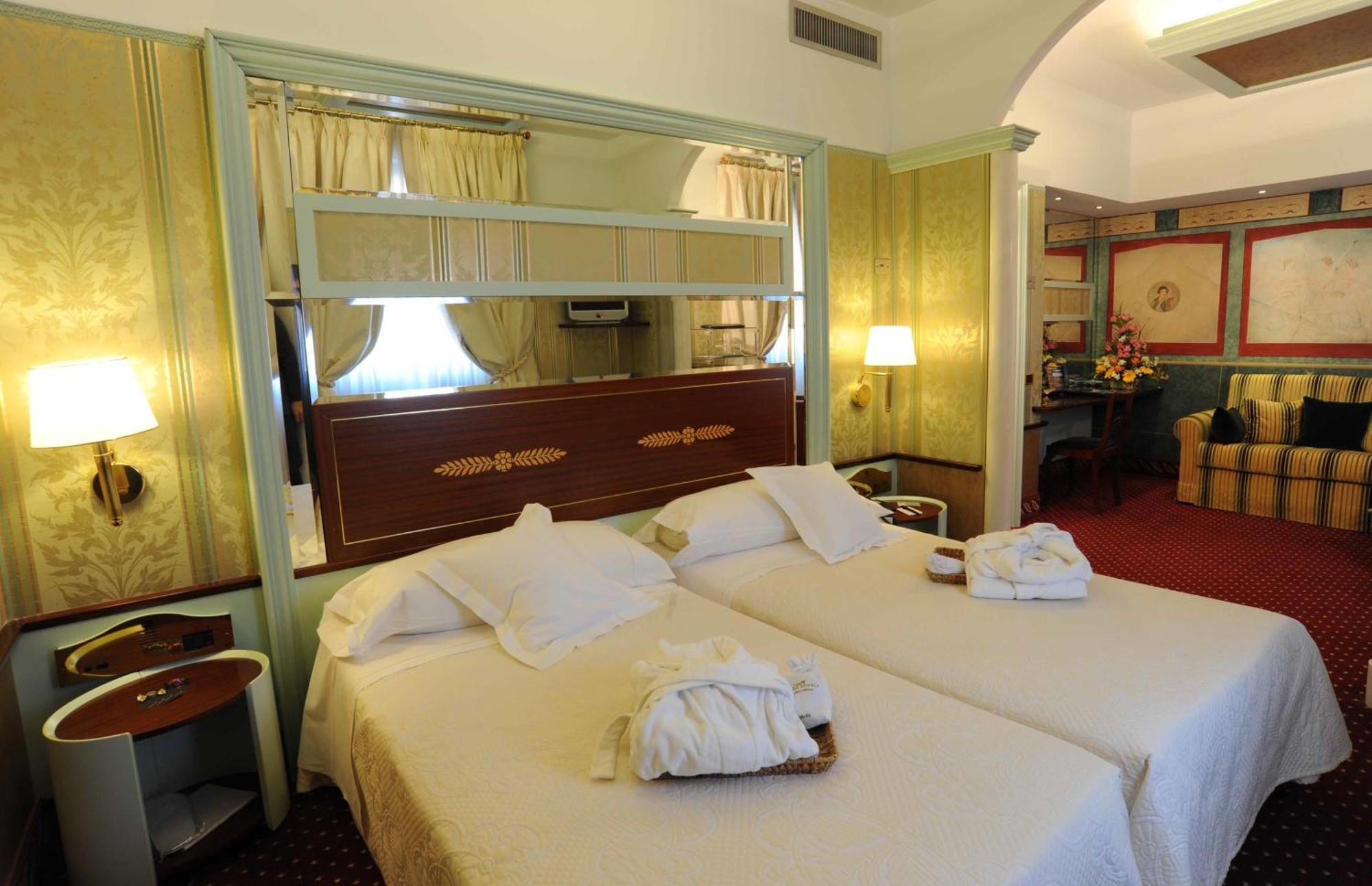 Antares Rubens Hotel 4*
