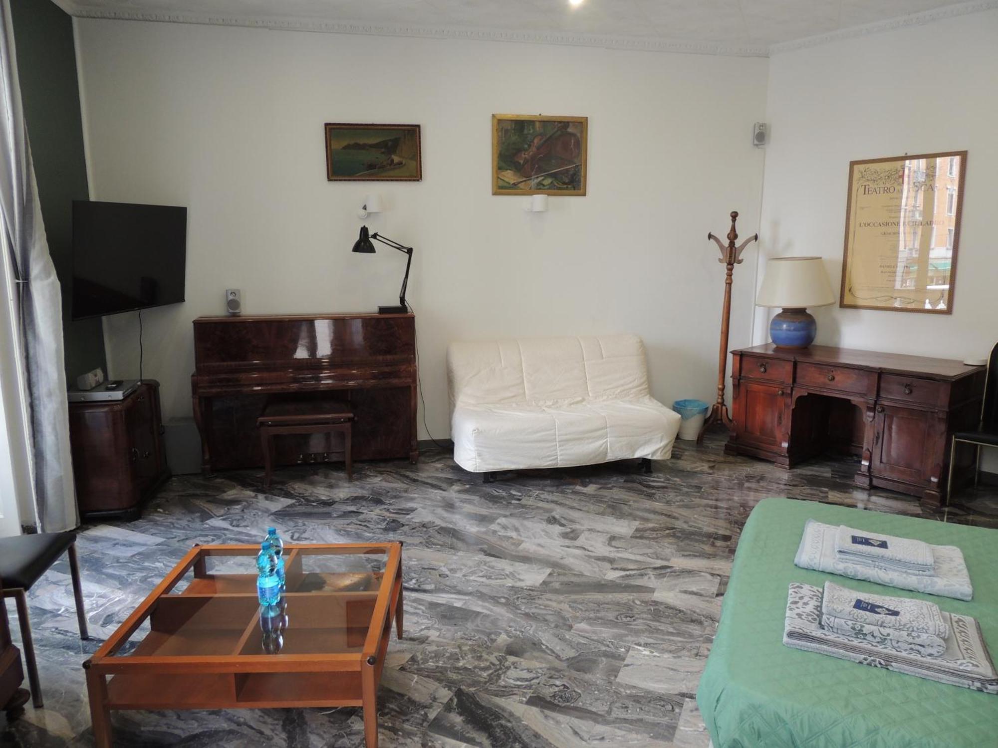 Nolo 4 11 Beds Apartment