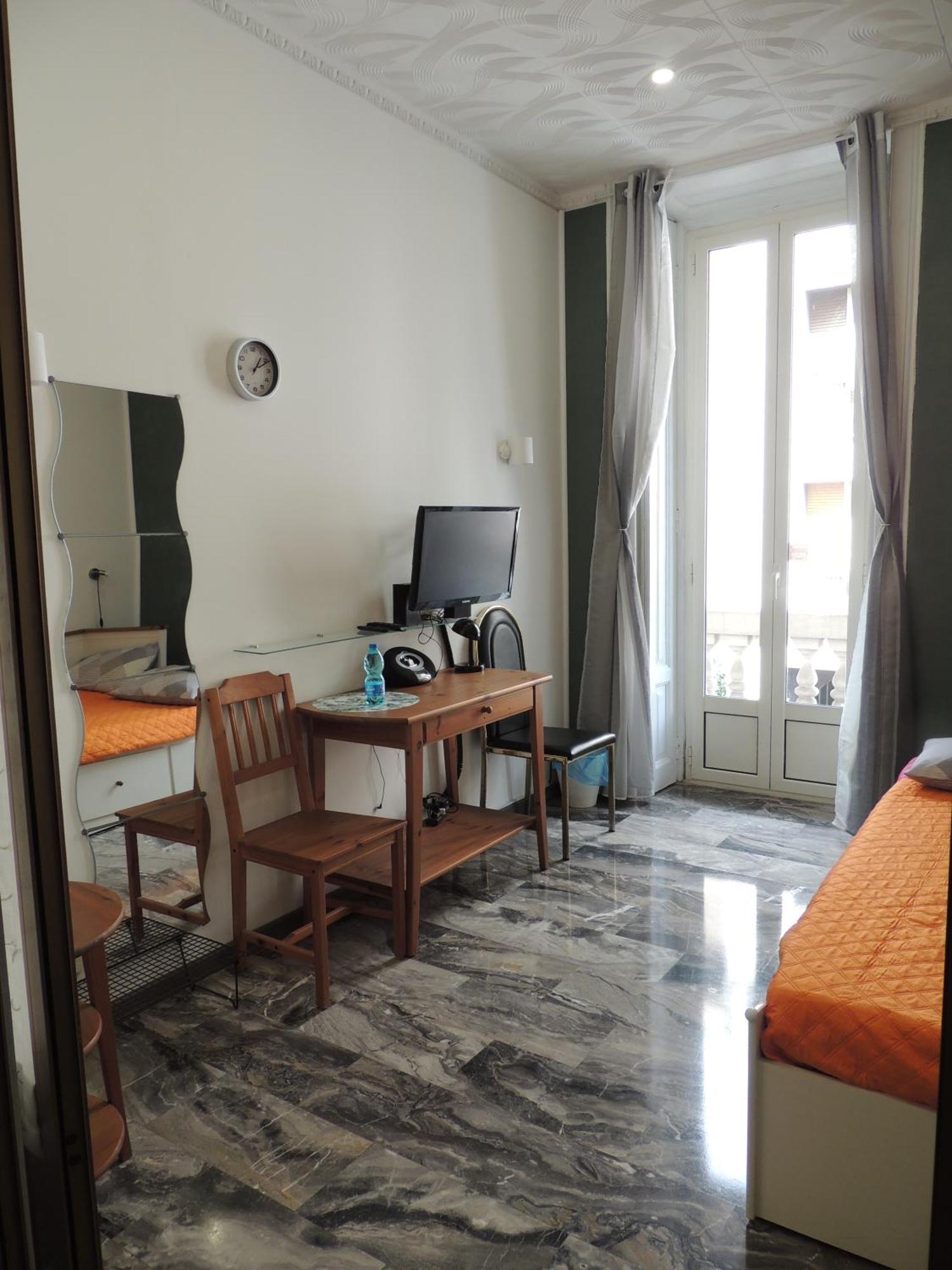 Nolo 4 11 Beds Apartment