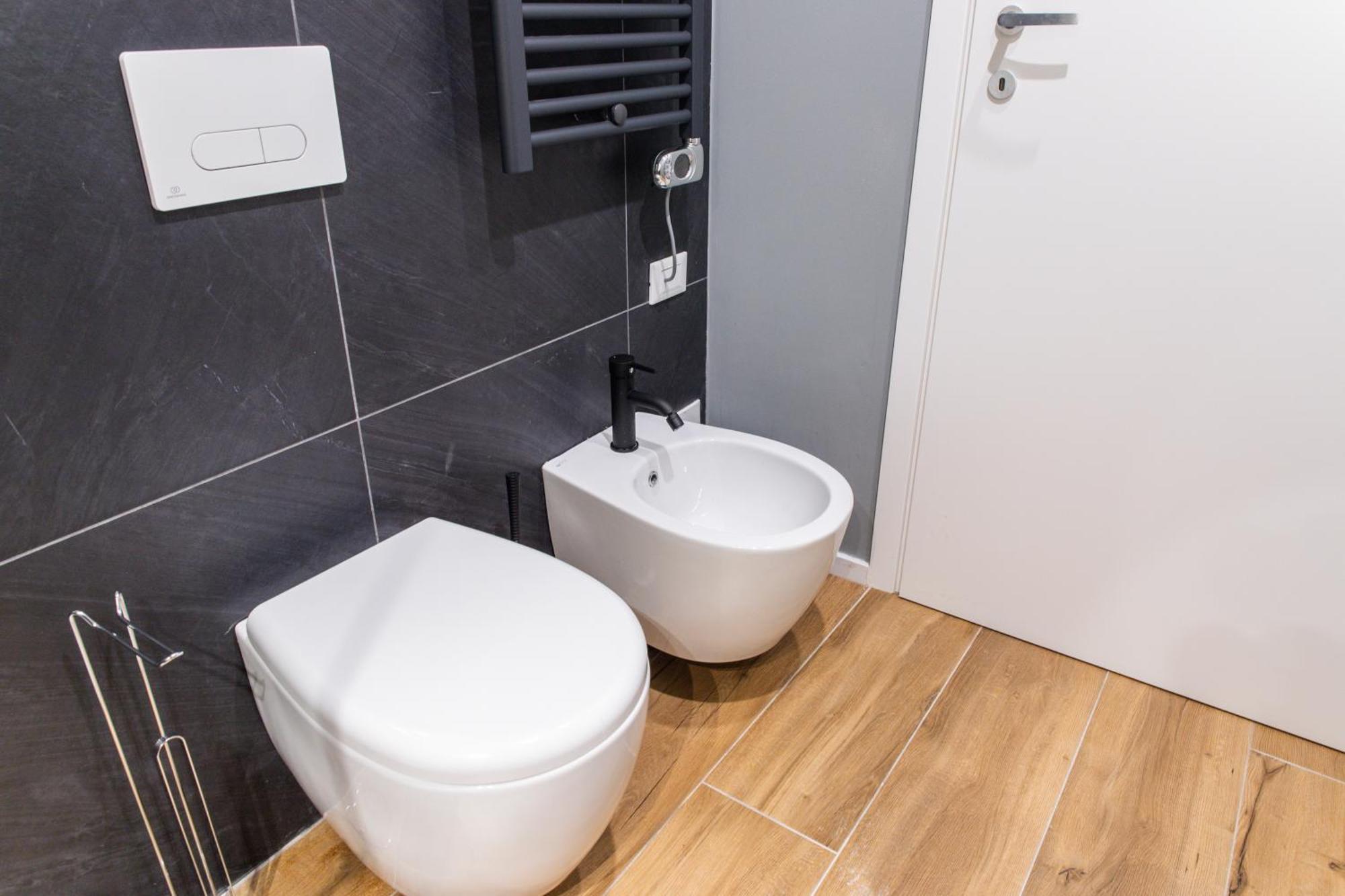 Apartamento Nuovo Bilocale Prada A 2 Passi & Duomo In 20 Min *