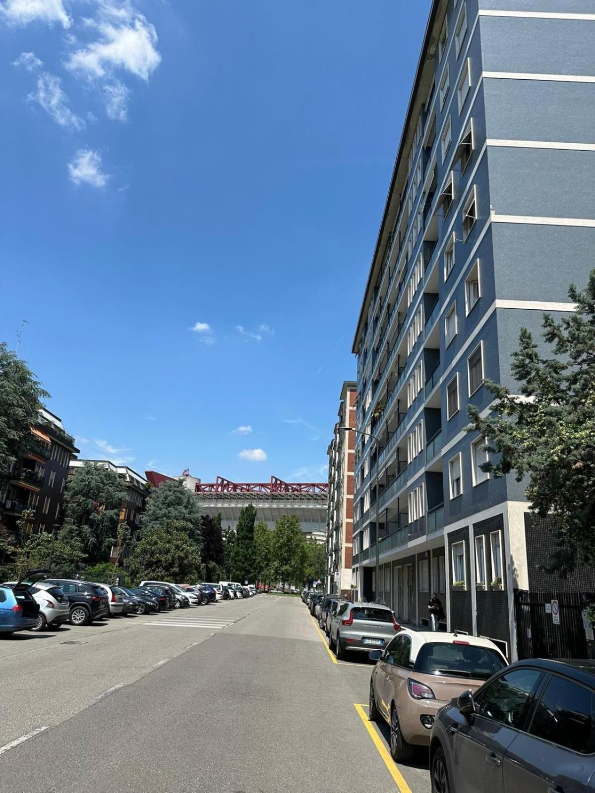 Difronte A San Siro * Mailand