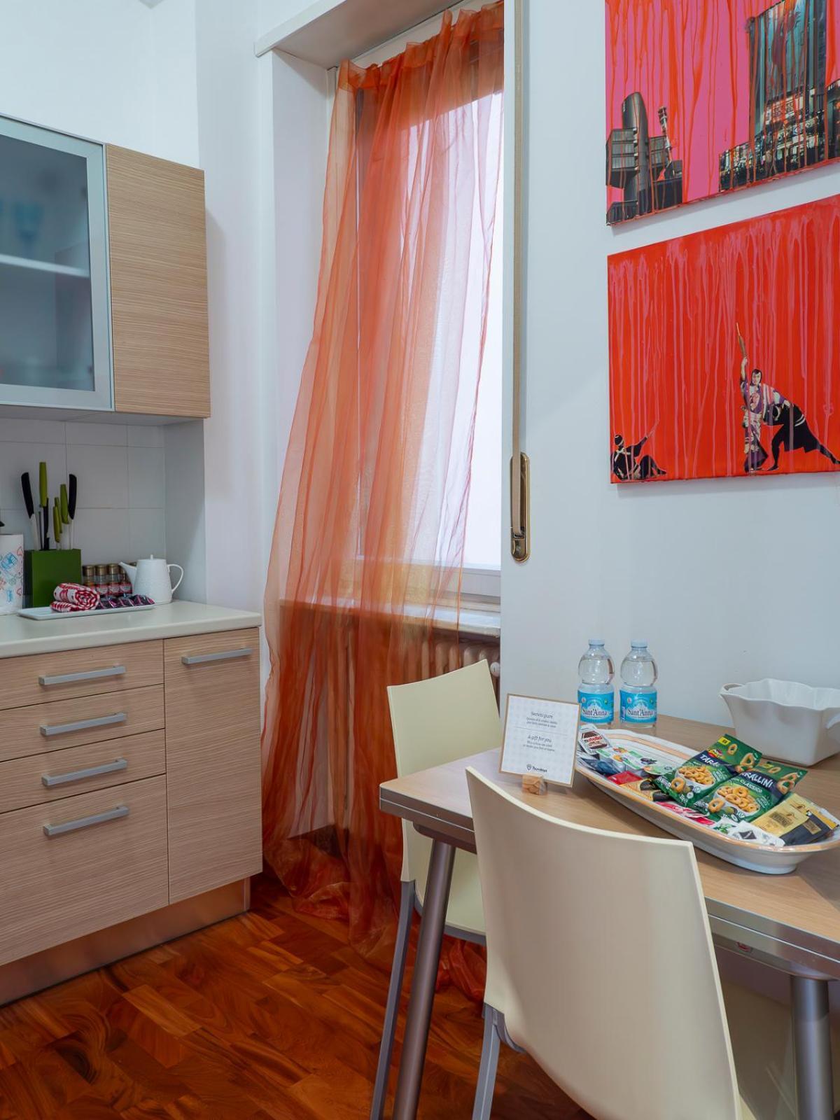 Orange Apartment Mailand