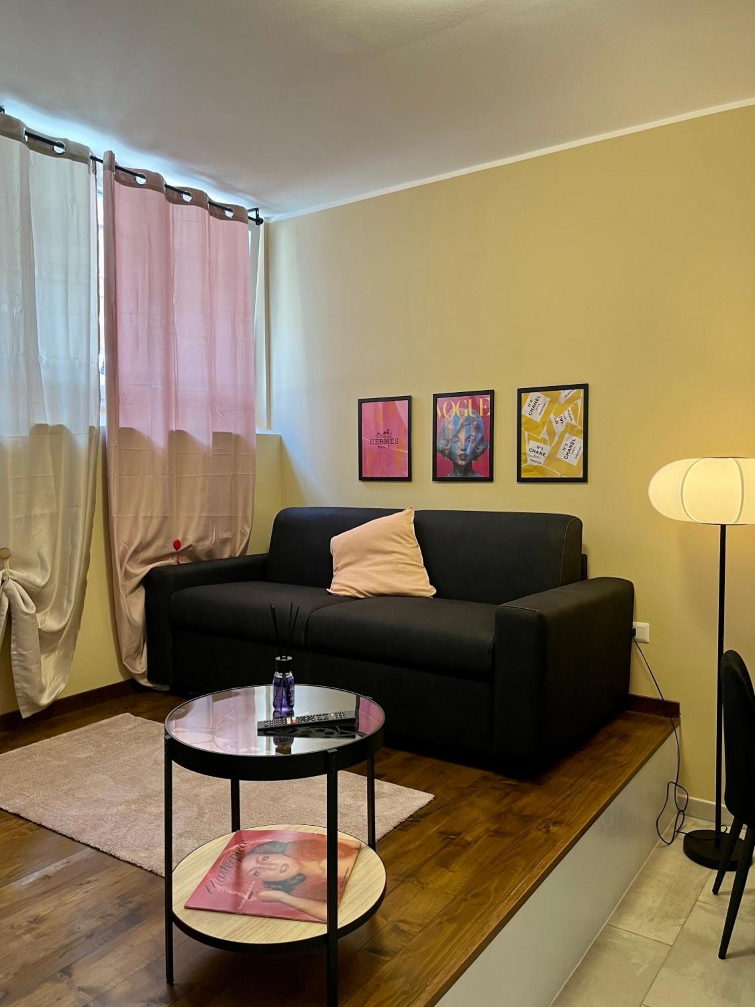 Dimora Chic - A 5 Fermate Dal Duomo Holiday home Milan