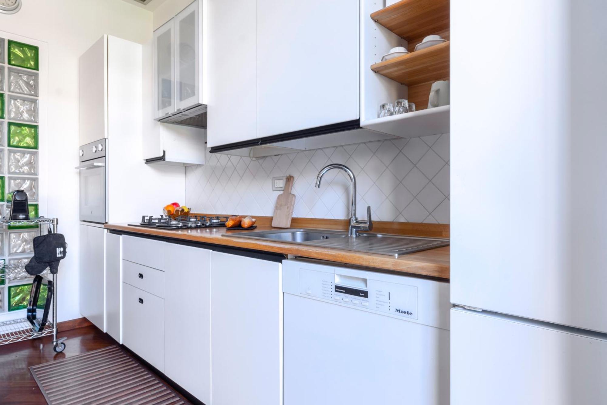 Roomy Flat With Garage - Porta Romana Apartamento *
