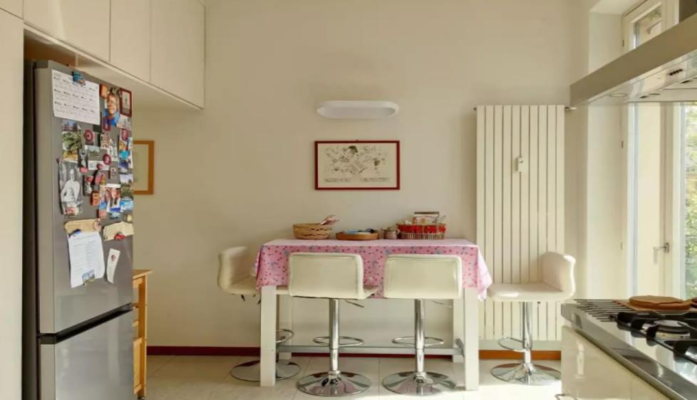 Stanza Nr 4 In Incantevole In Zona Solari Gasthof Mailand