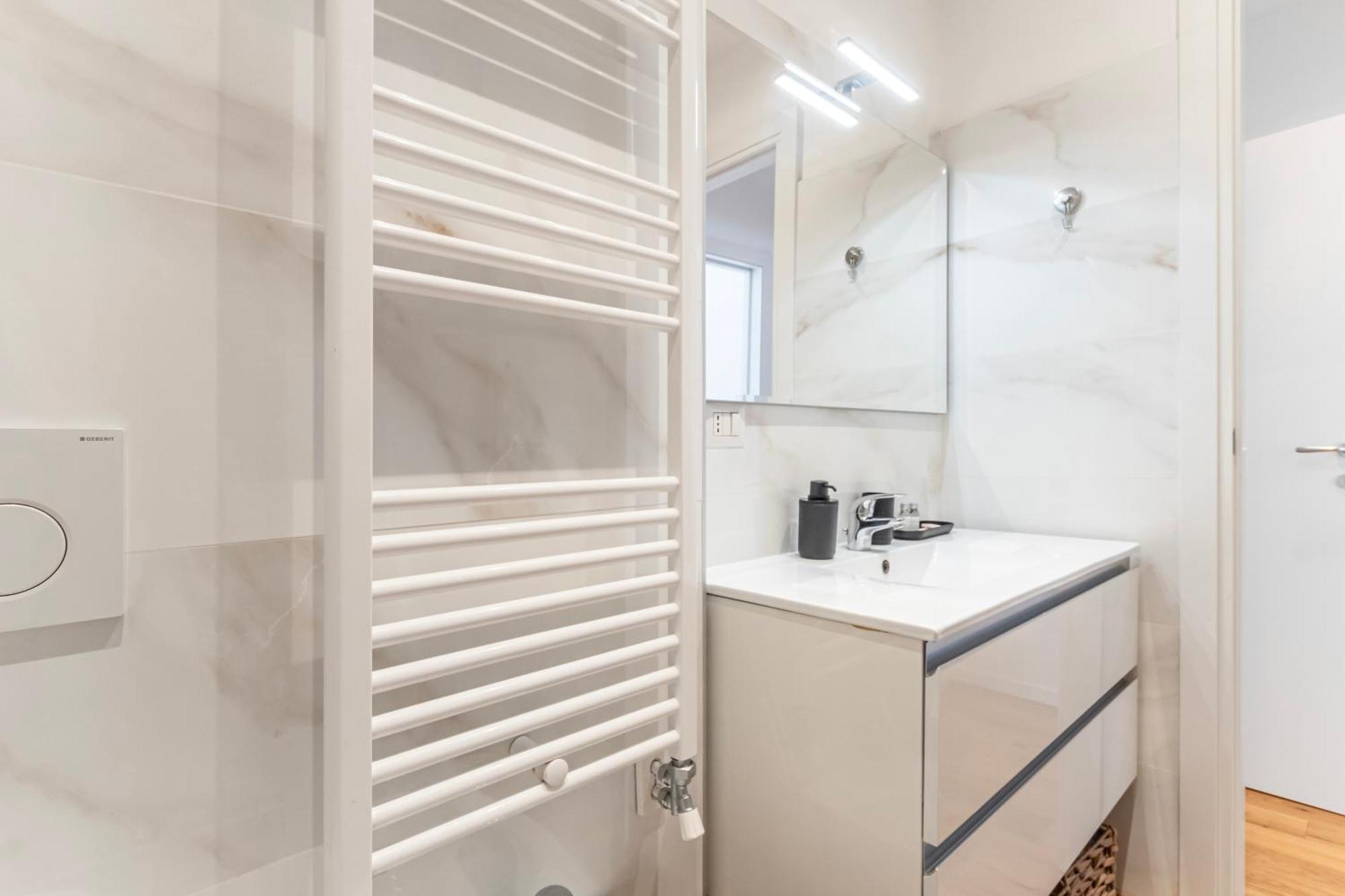 Apartment Bright 700m From Dergano M3 Milan