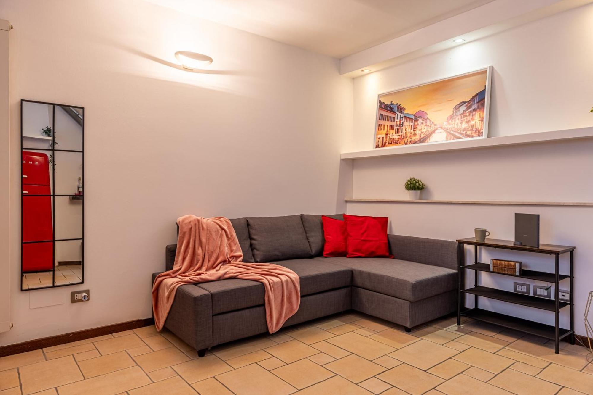 Apartamento Romantic Navigli - 15min Duomo - Free Parking *