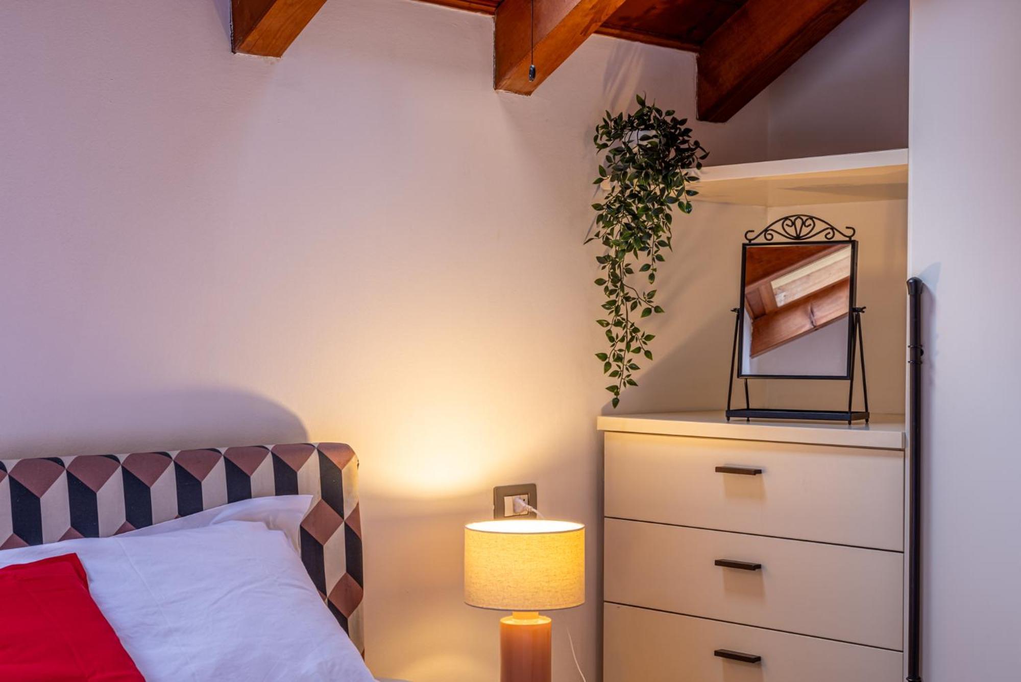 Romantic Navigli - 15min Duomo - Free Parking Apartamento *