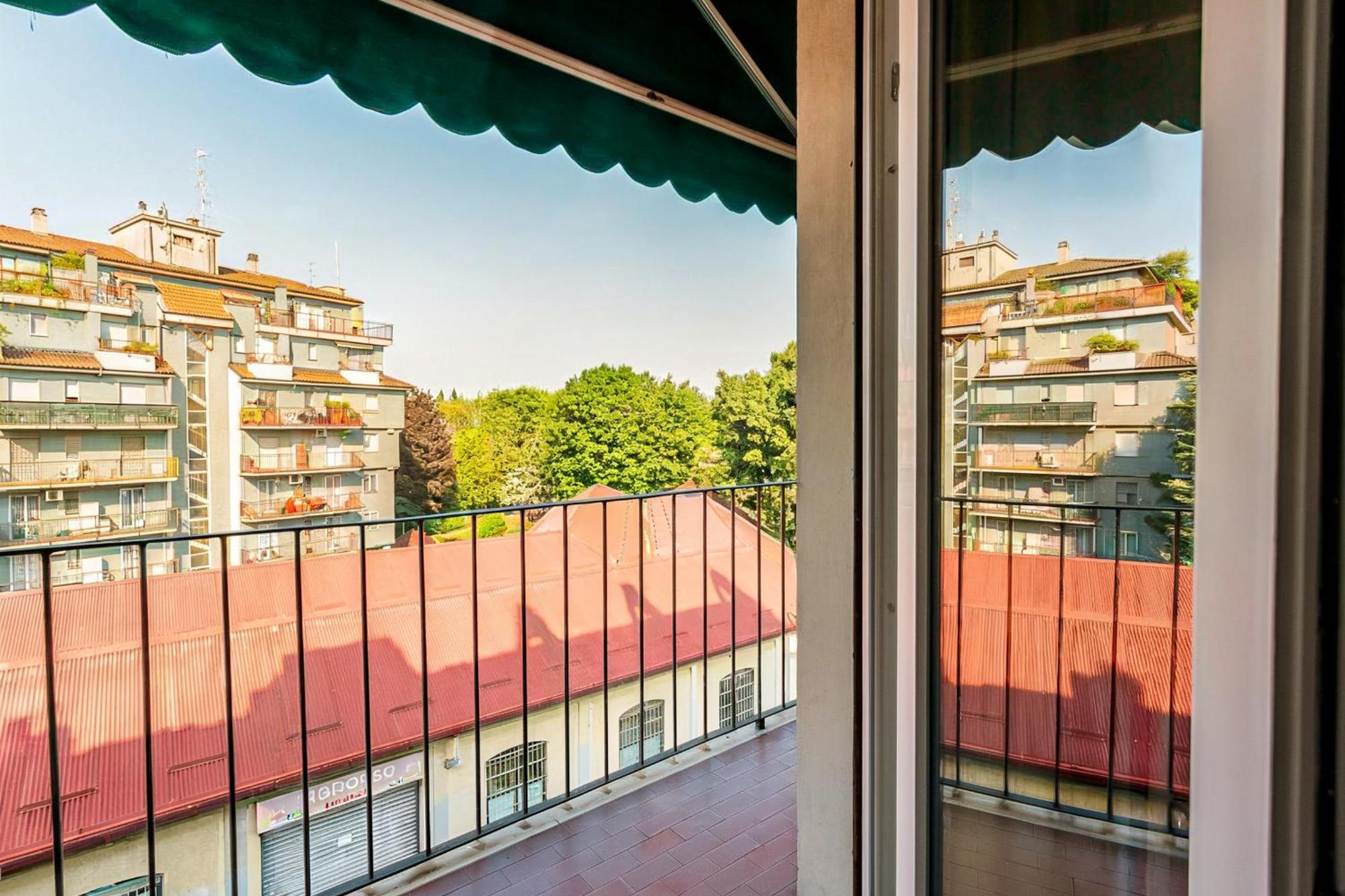 Large - Duomo Apartment