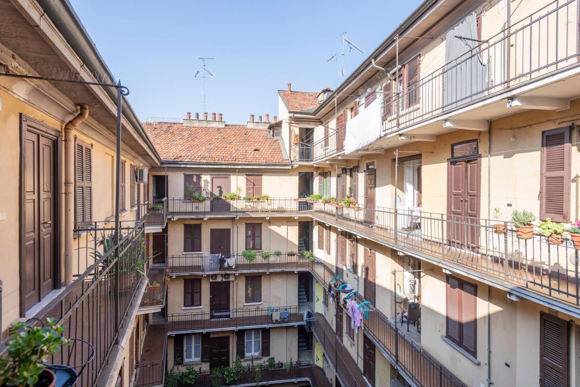 Bessy House, Near Fondazione Prada