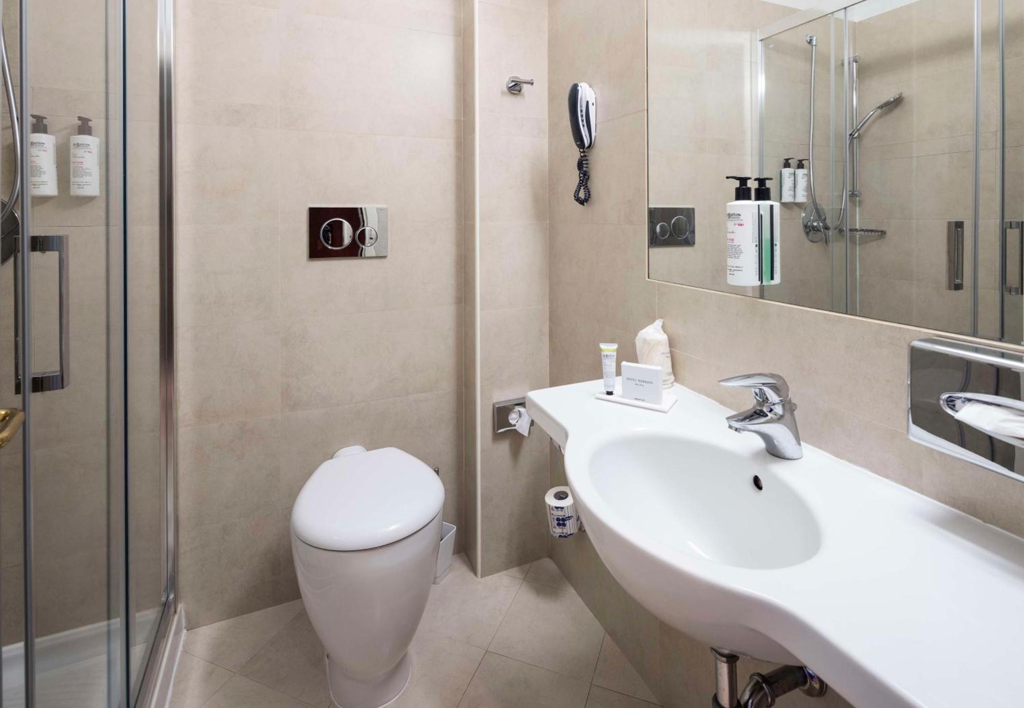 Best Western Madison Hotel 4*