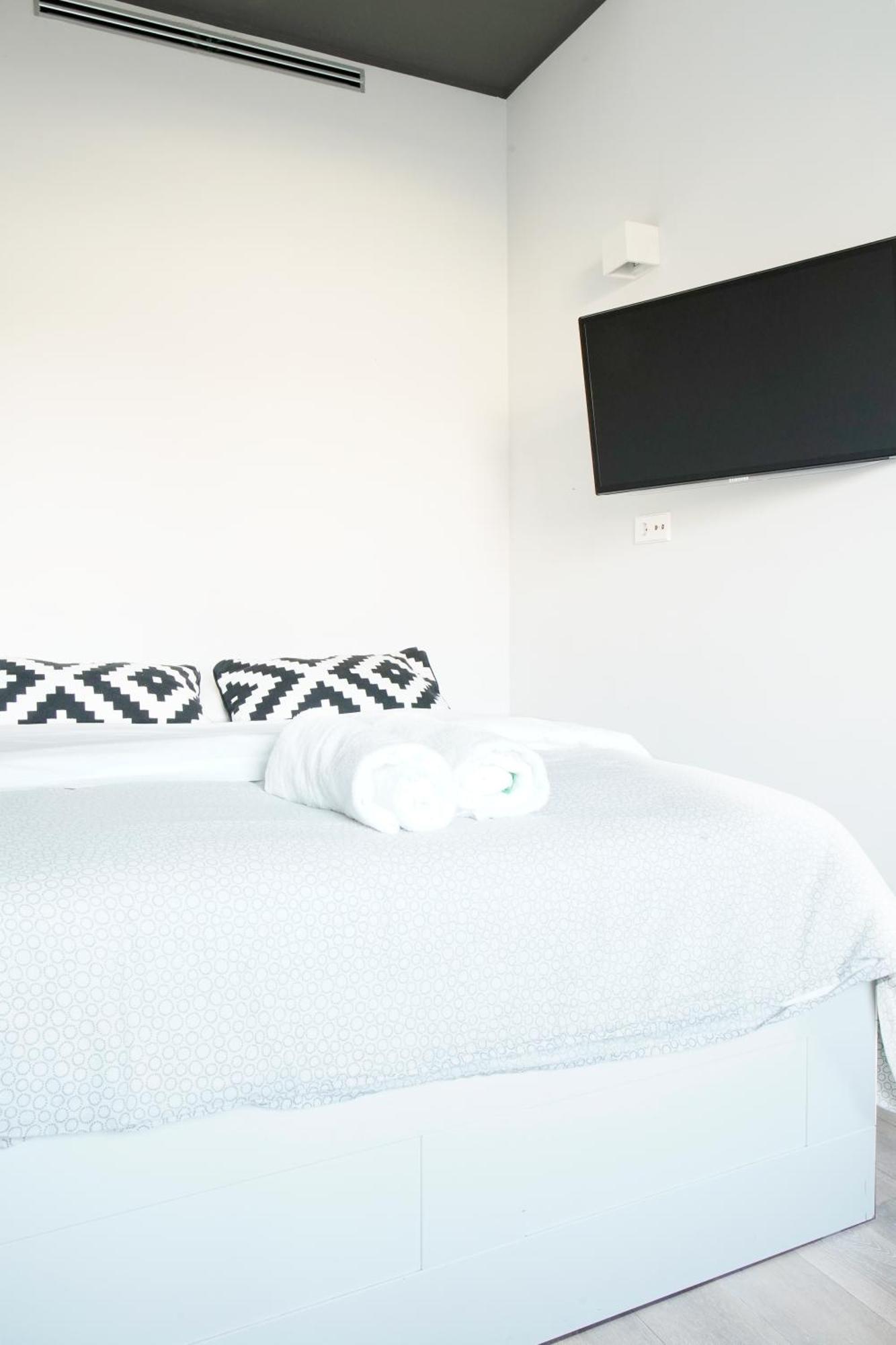 Jewel Apartment *