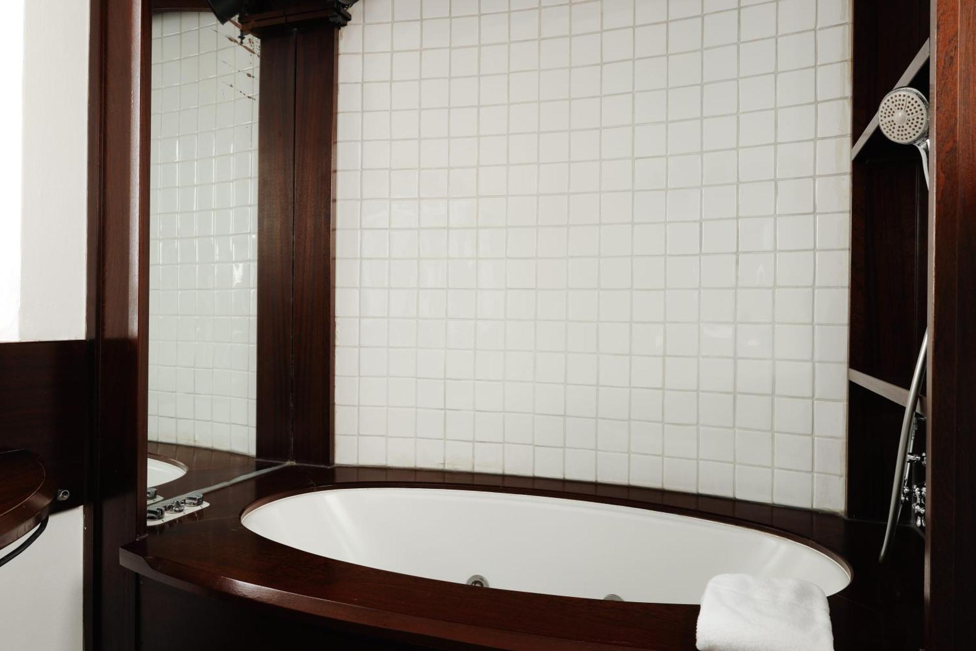 Just Urban - Spacious With Terrace - Porta Venezia Apartment Milan
