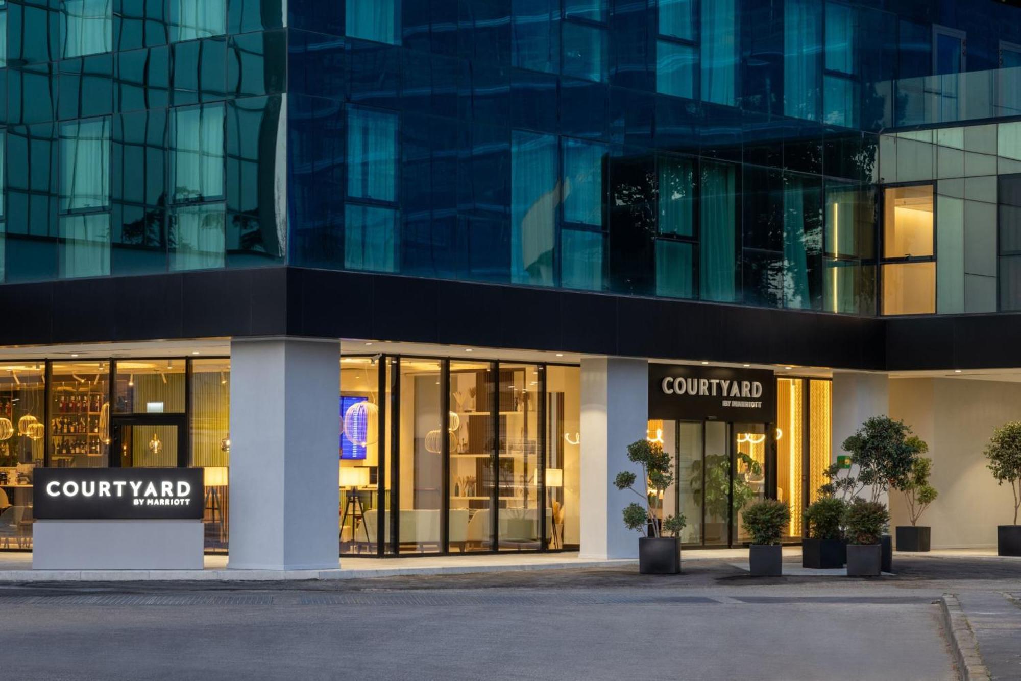 Courtyard By Marriott Linate Hotel 4*