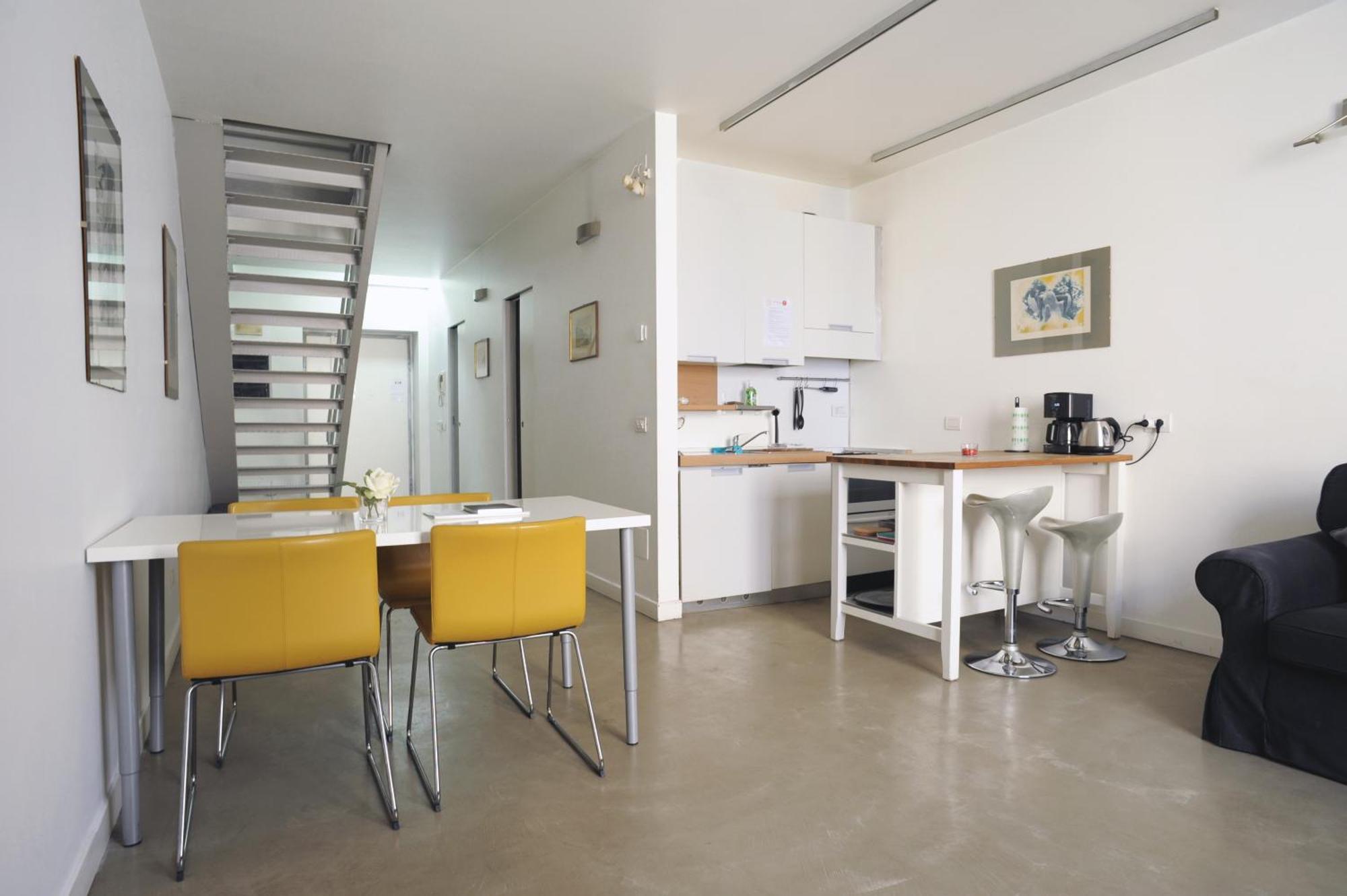 Sant Ambrogio With Private Terrace In Shared Flat Privatunterkunft Mailand