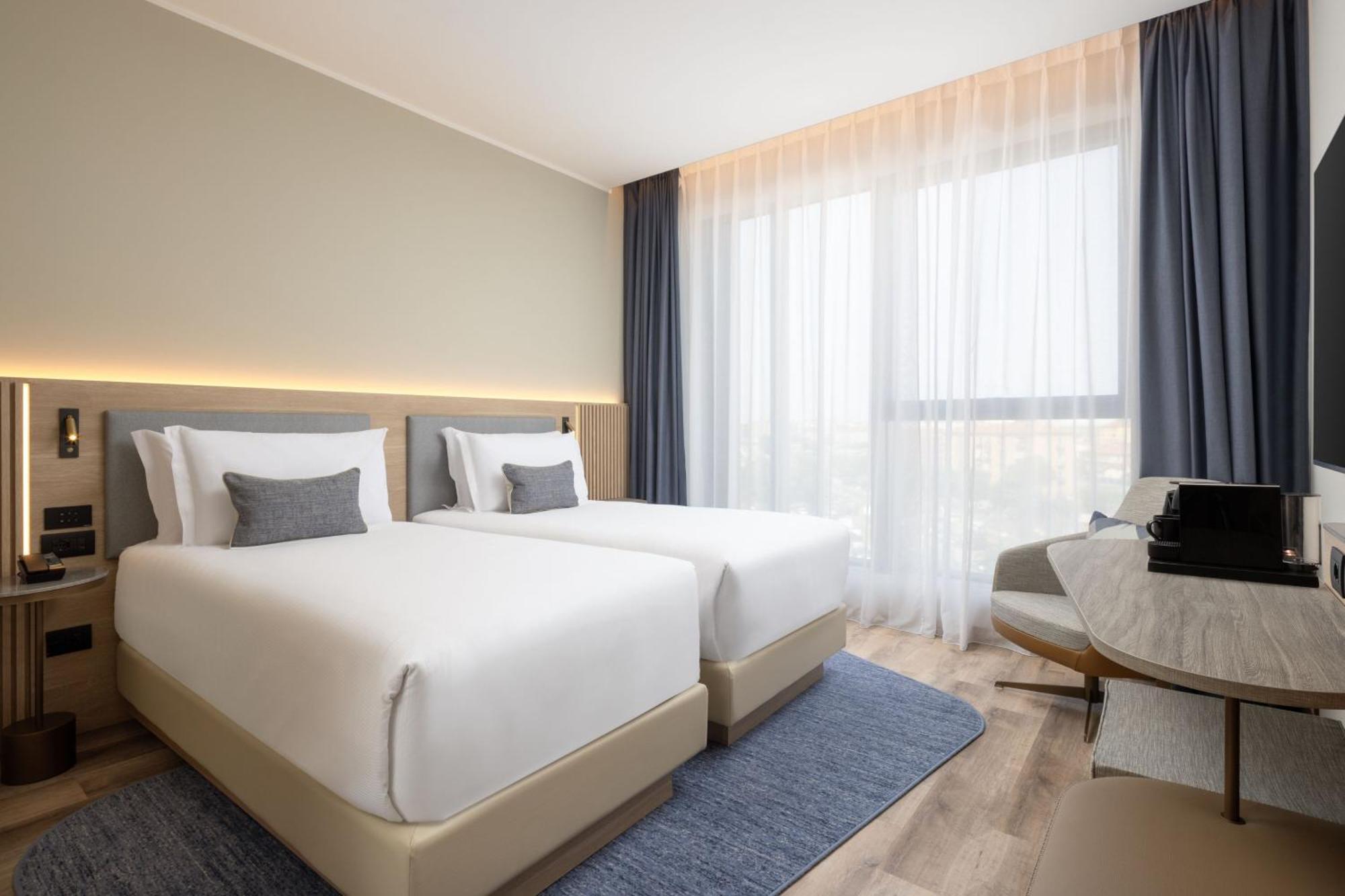 Courtyard By Marriott Linate Hotel 4*