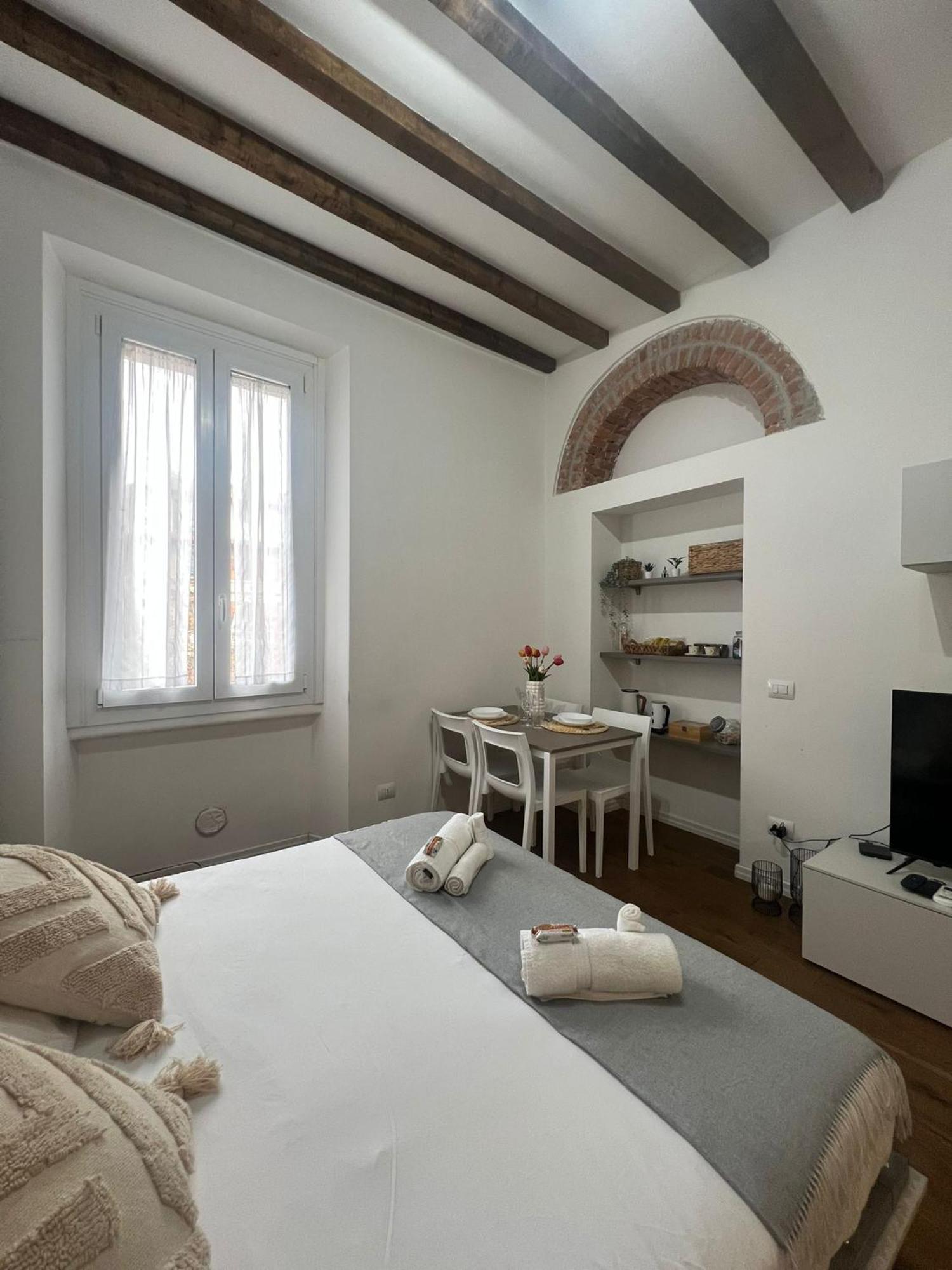 Apartamento La Regina Delle Locazioni Appena Fuori Dalla Metro Porta Romana *