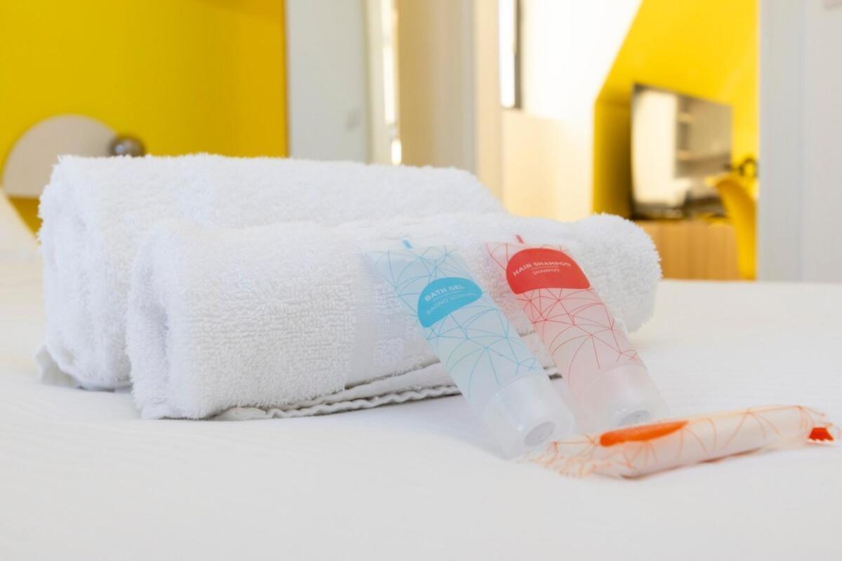 Sunny Retreat Near Metro, 12 Min To Duomo Apartment Mailand