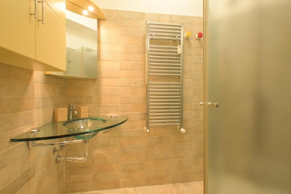 Comfortable And Strategic In The Center Of Apartment *