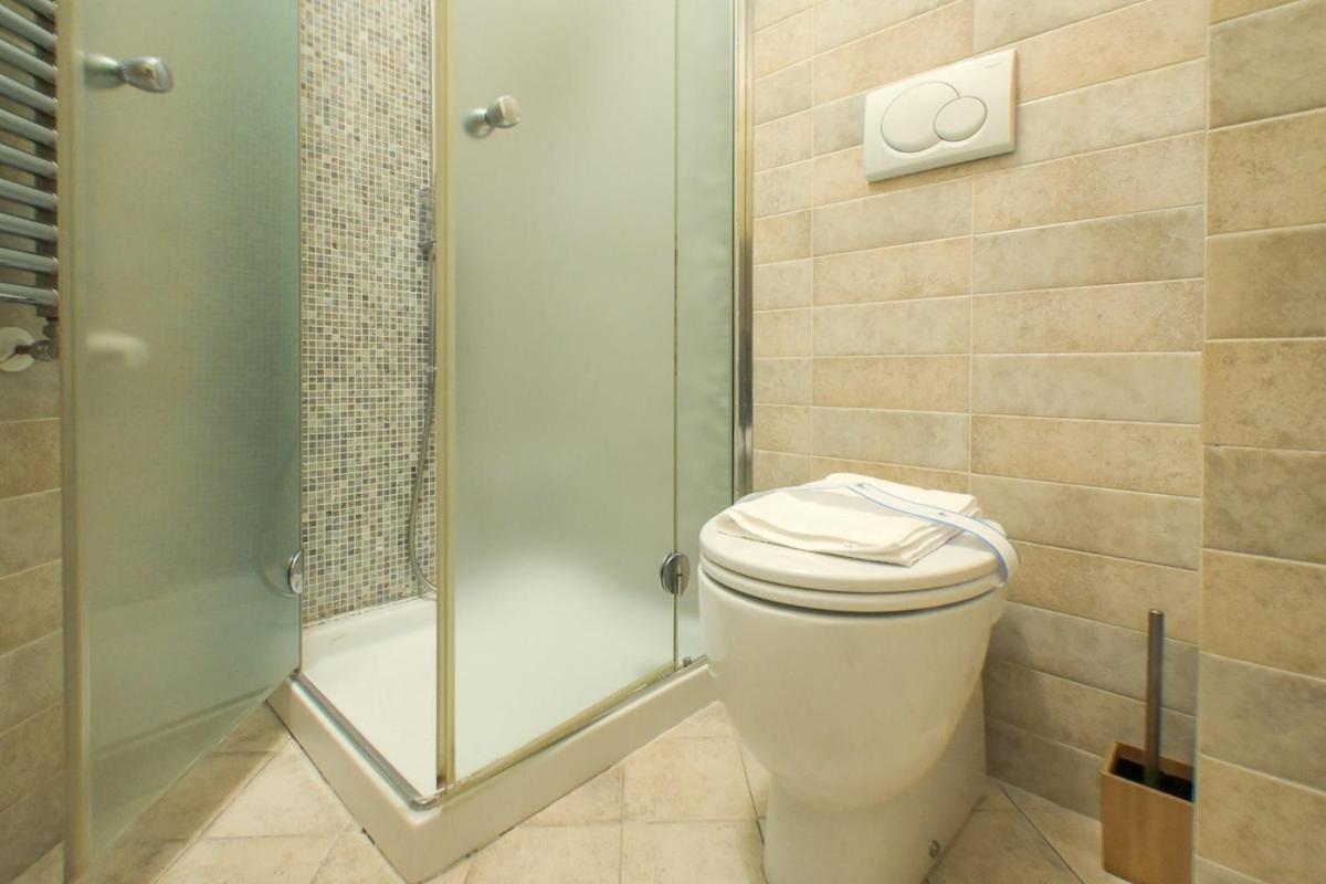 Comfortable And Strategic In The Center Of