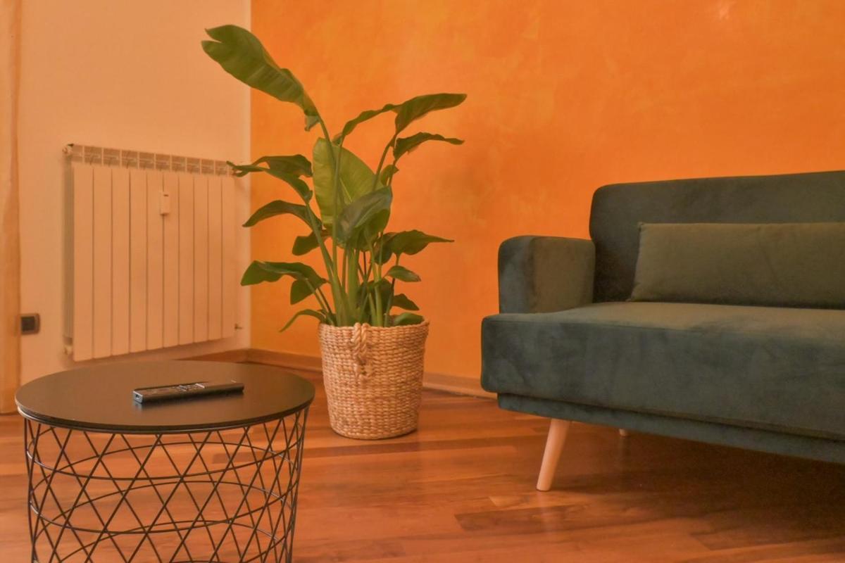 Comfortable And Strategic In The Center Of *