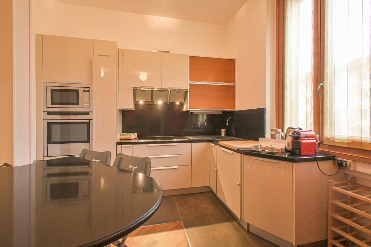 Comfortable And Strategic In The Center Of