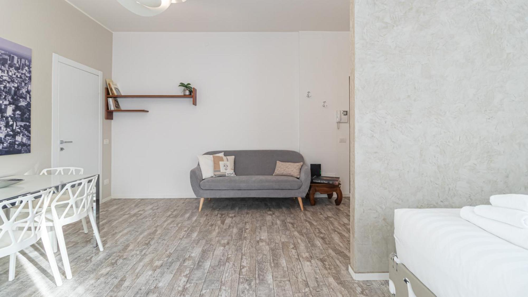 Italianway - Giovio 15 * Mailand