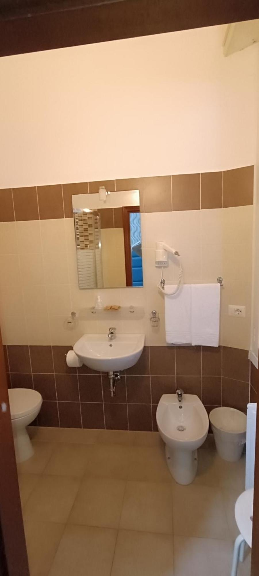 Garden Hotel 2*