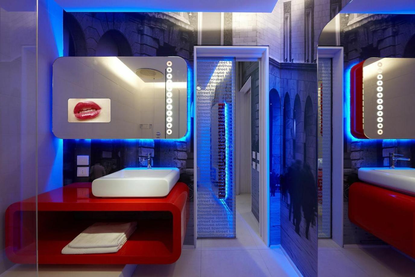 Town House Street Hotel *