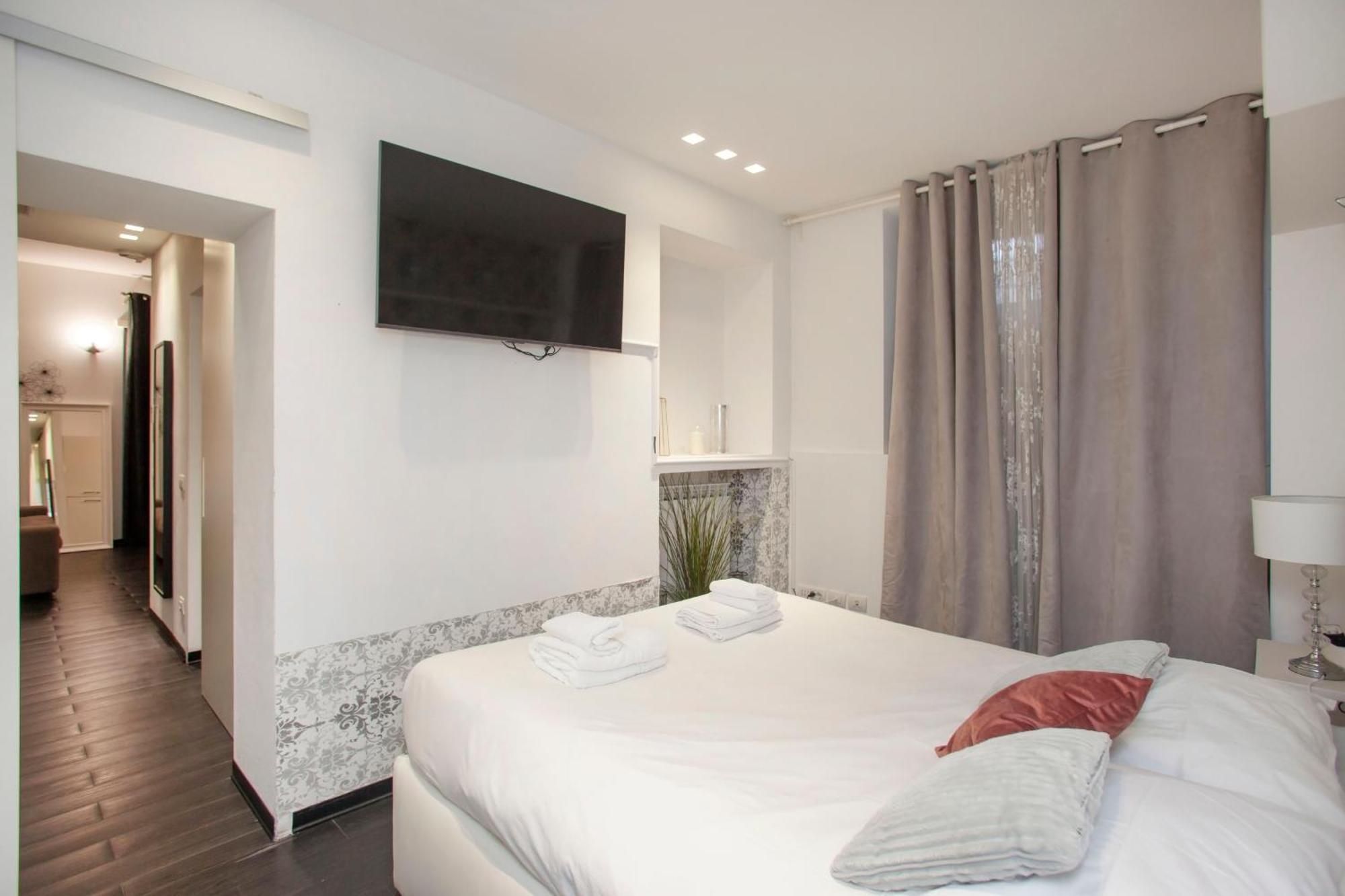 We - Morandi Plaza - * Mailand