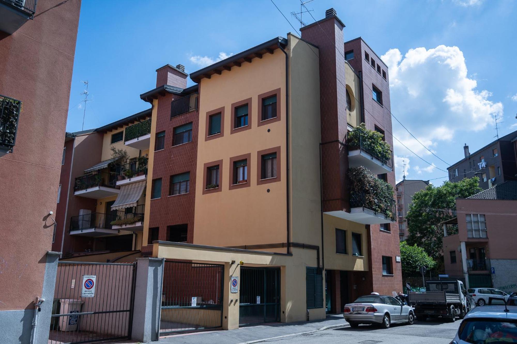 Bright And Quiet With Terrace - M3 Lodi 10min Apartment Mailand