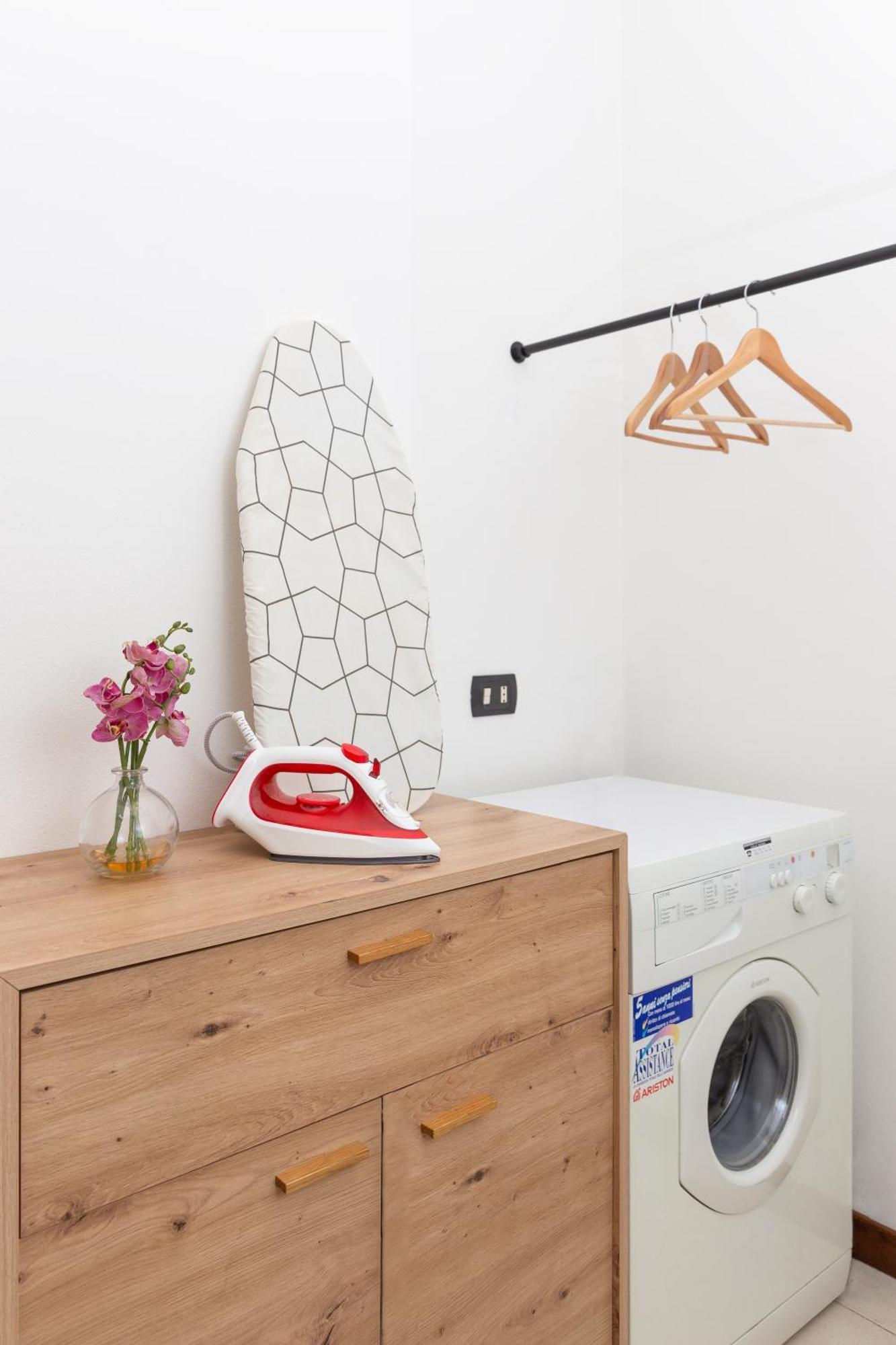 Navigli Cozy Corner Apartment Milan
