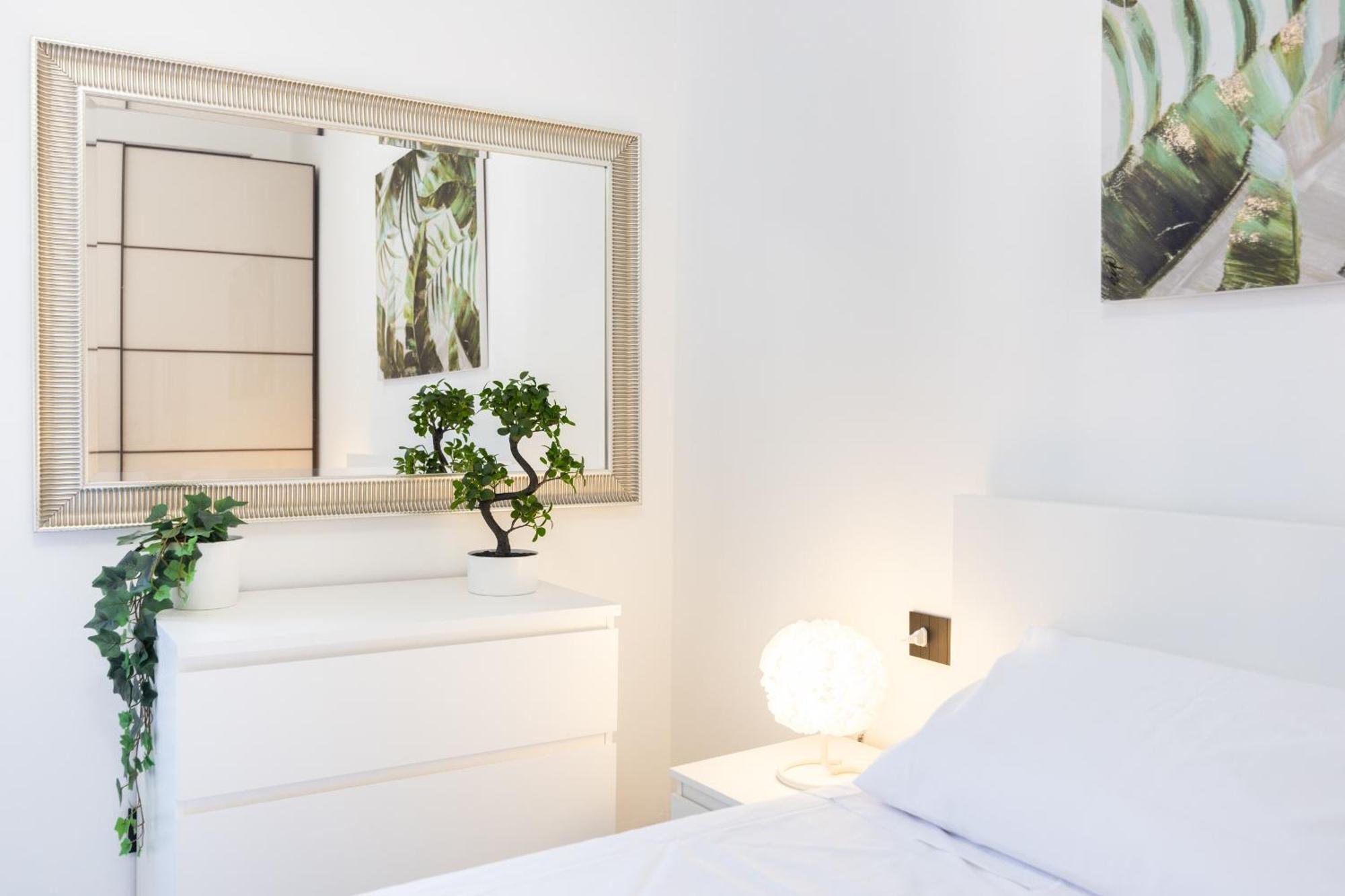 5 Stars Flat, Next To Subway, 3 Stops To Duomo, Ac & Wi-fi Apartamento