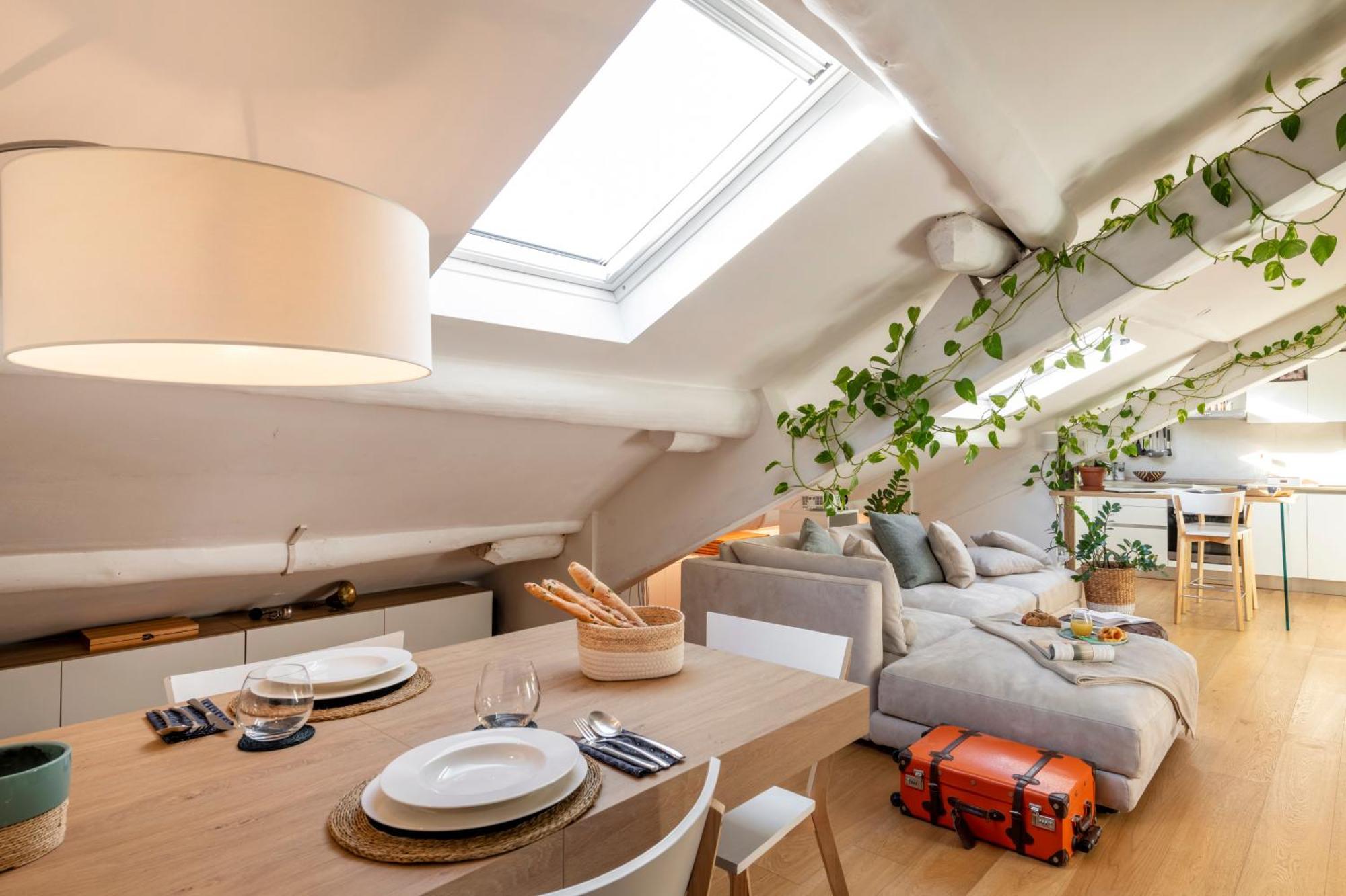Apartment Bright Penthouse Attic In The Heart Of Mailand