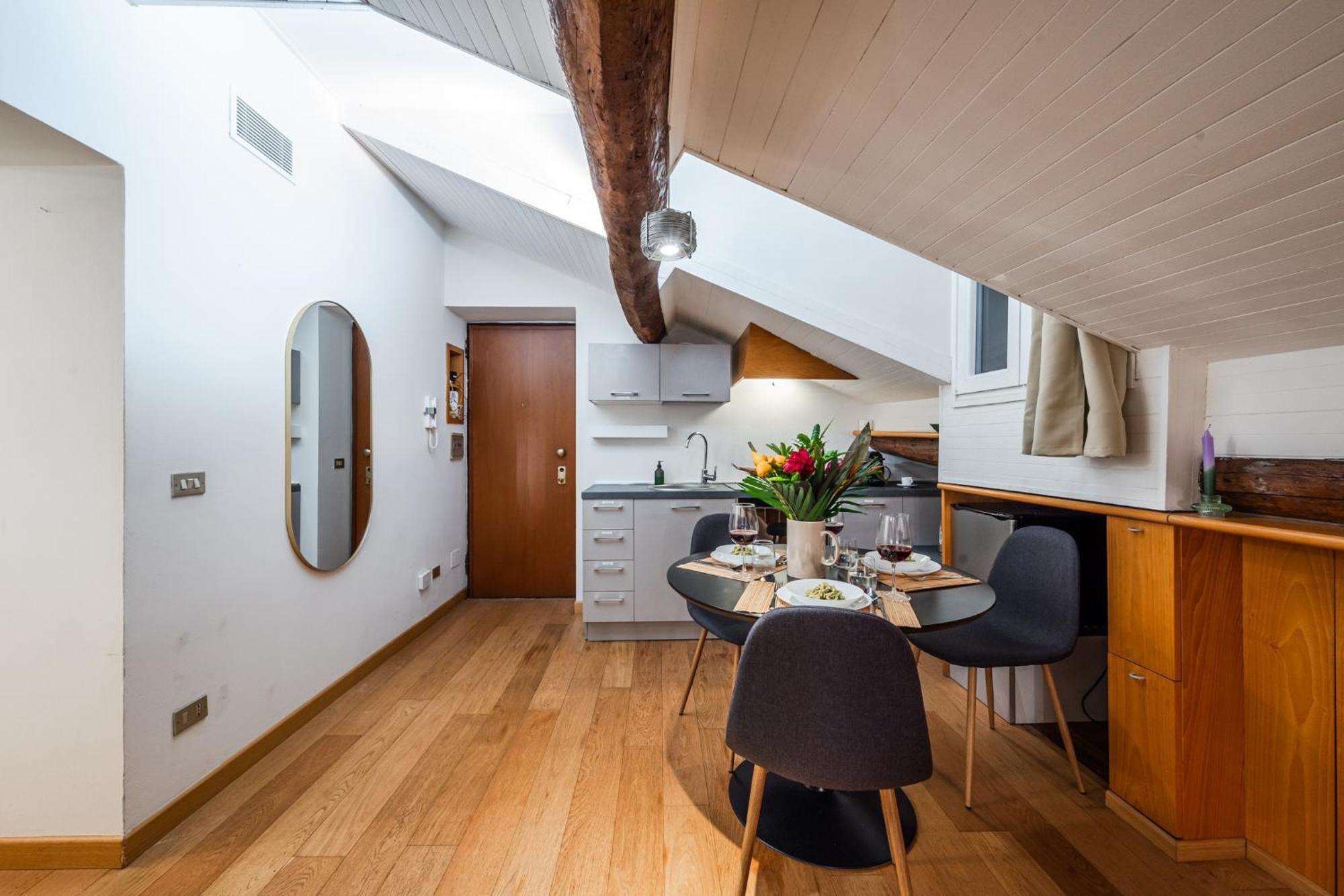 Apartamento The Mirror Attic - Moscova Brera *