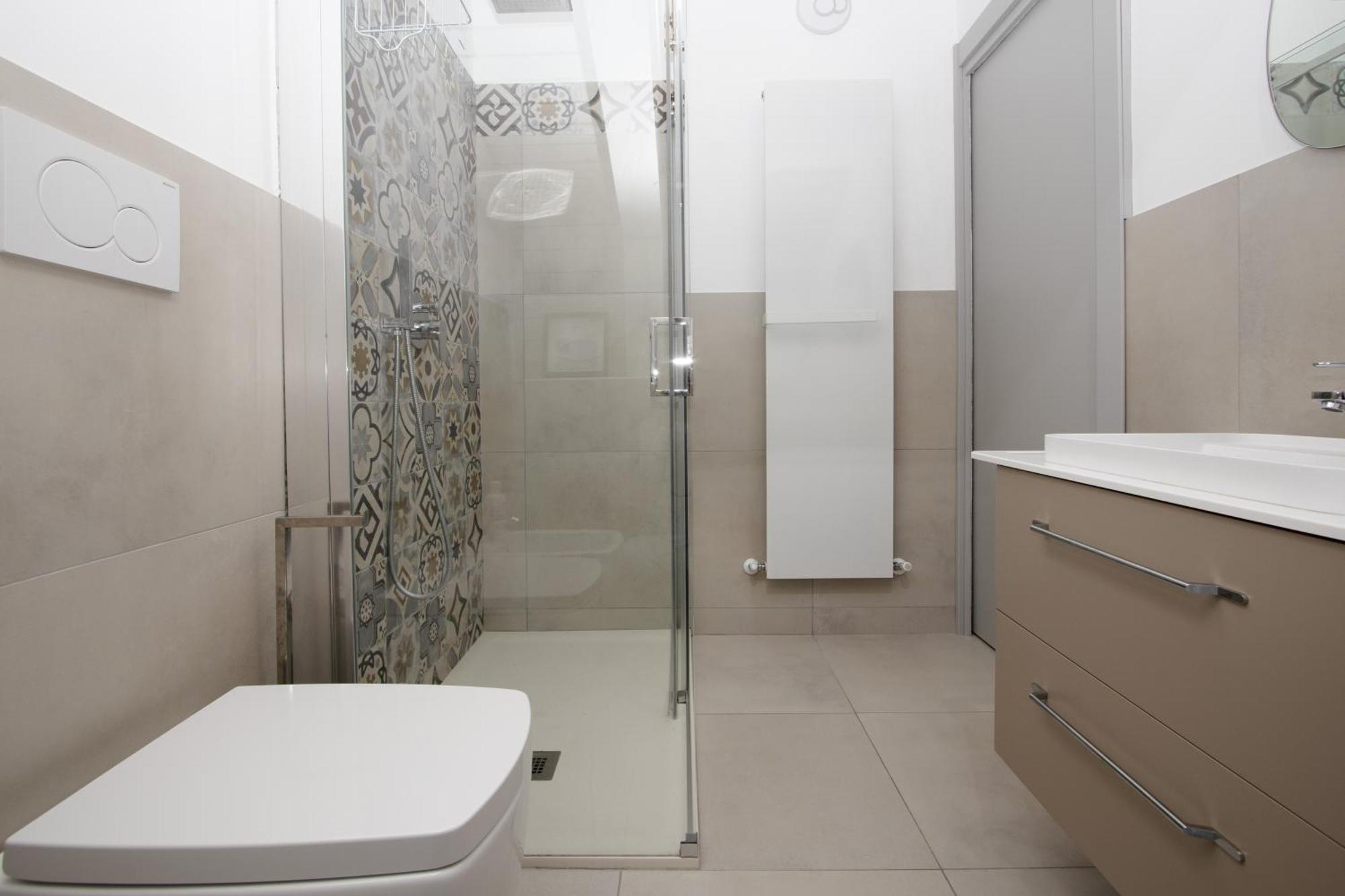 Penthouse With Patio & 2 Baths, 10 Min To Duomo * Mailand