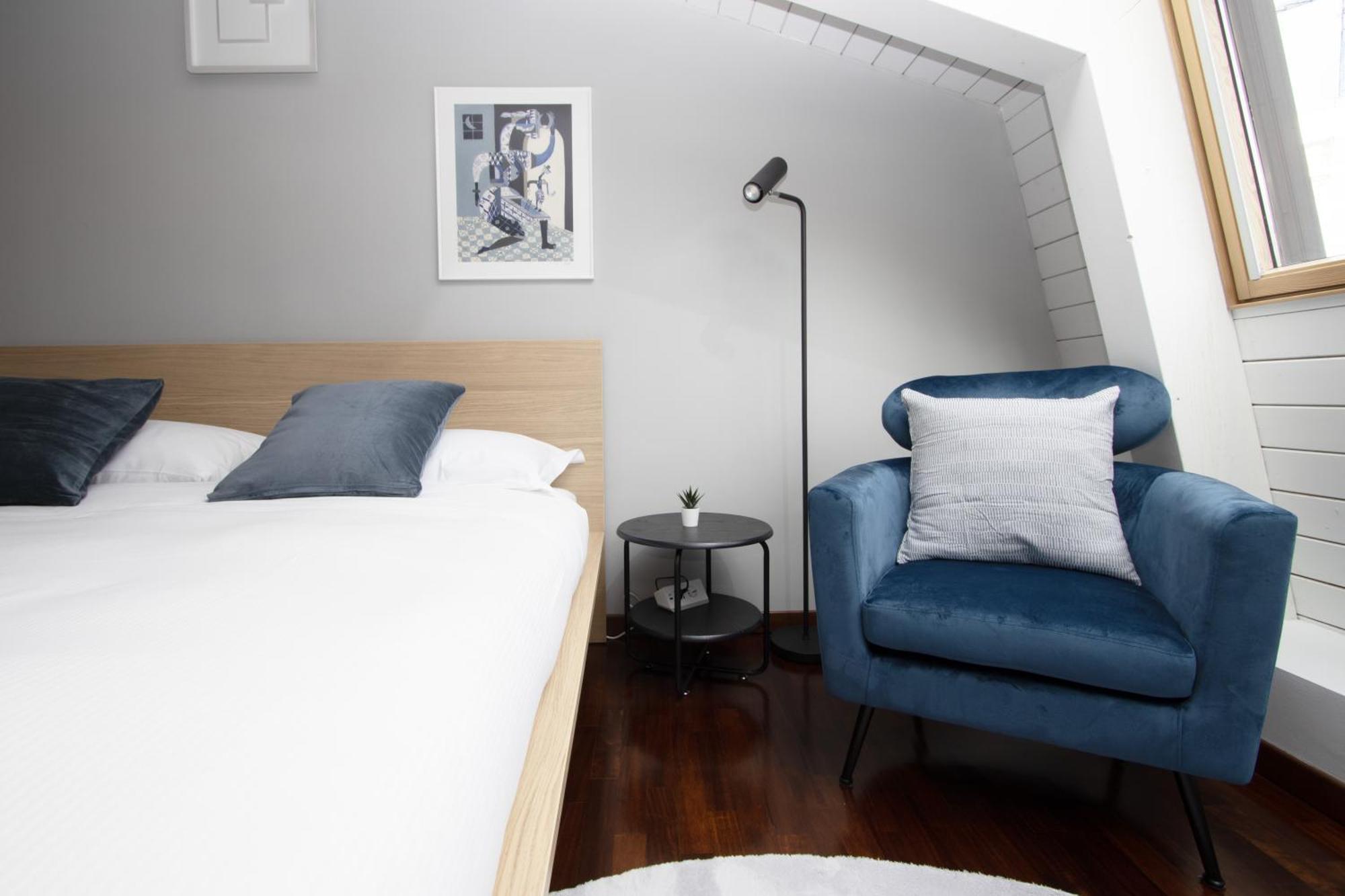 Penthouse With Patio & 2 Baths, 10 Min To Duomo * Mailand