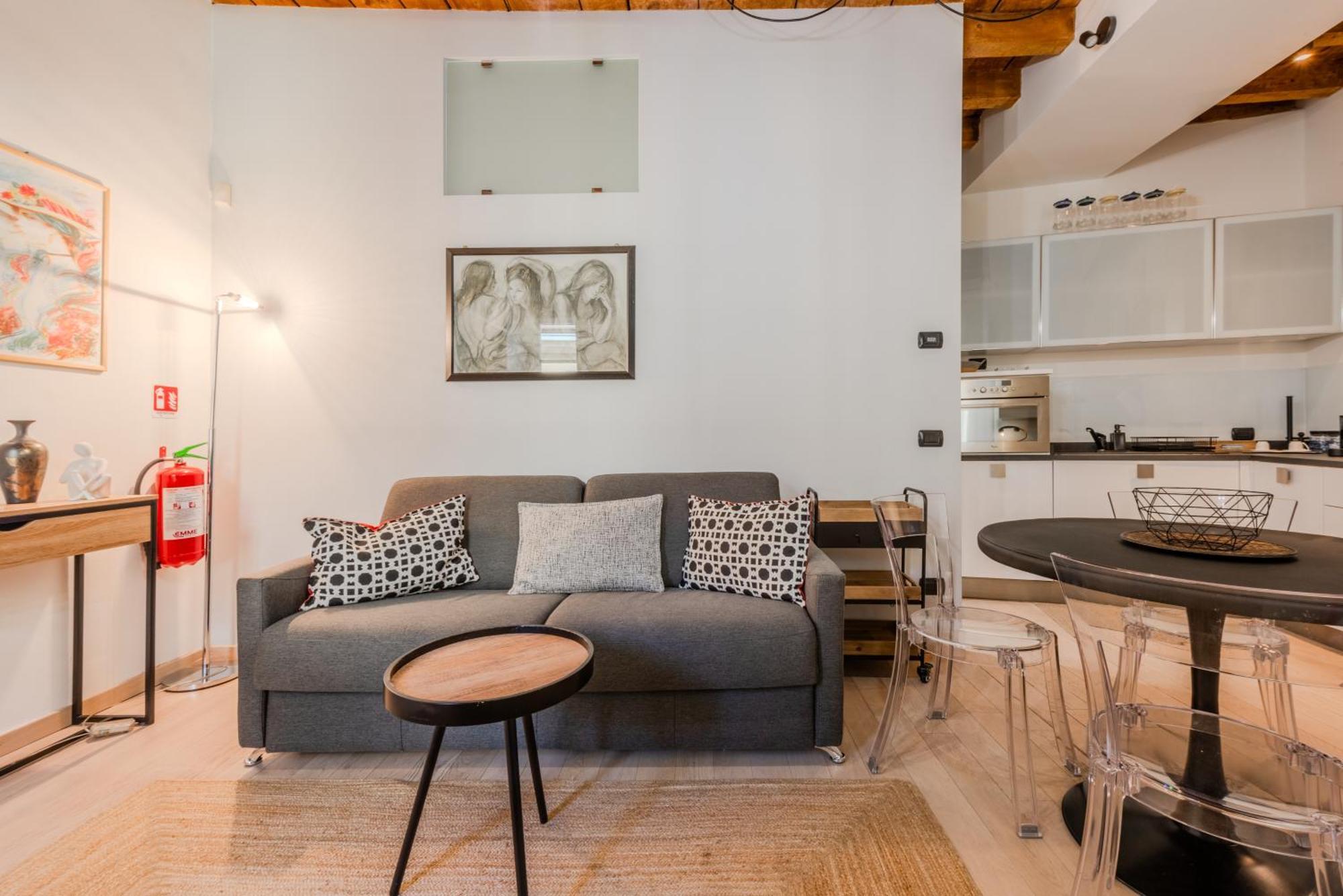 Crocetta Modern Flat Apartment Milan