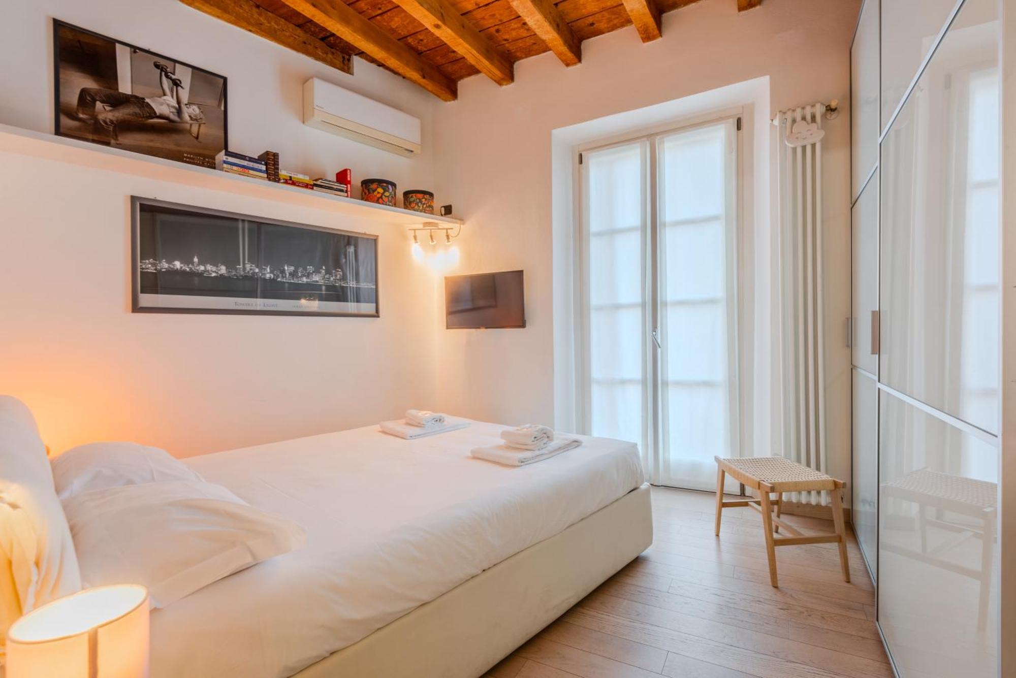 Crocetta Modern Flat Apartment Milan