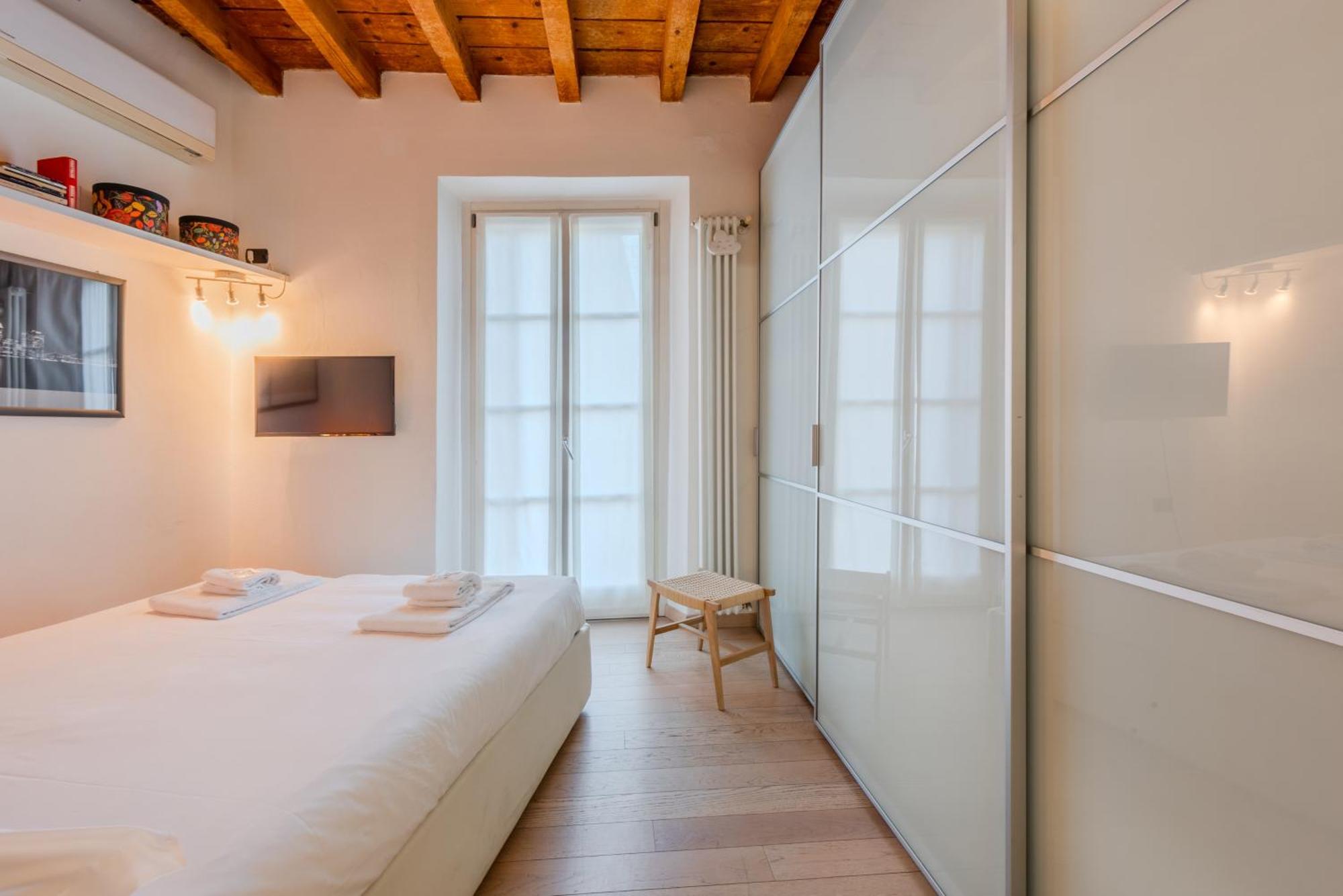 Crocetta Modern Flat Milan