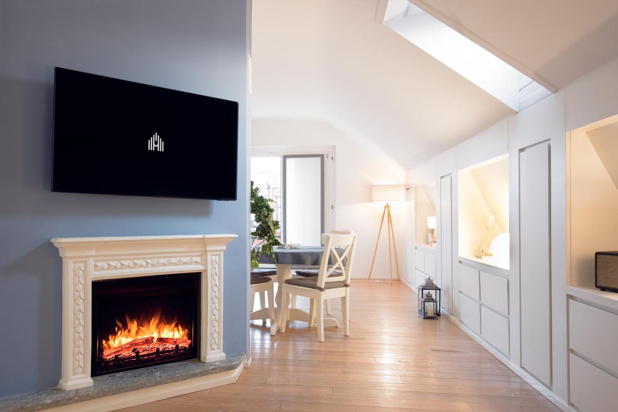 Sant'andrea Penthouse By Montenapoleone Living Apartment Milan