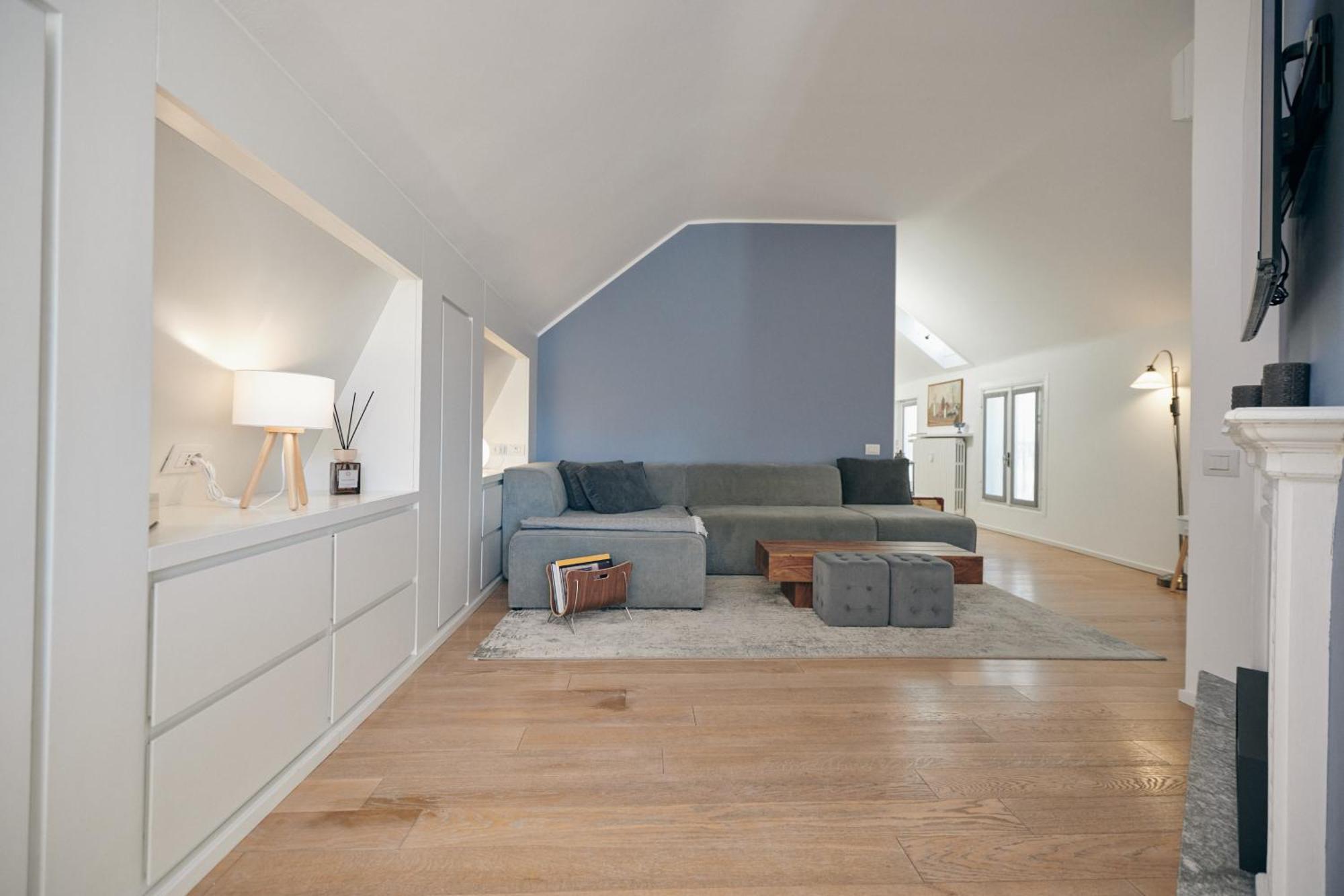 Sant'andrea Penthouse By Montenapoleone Living Apartment