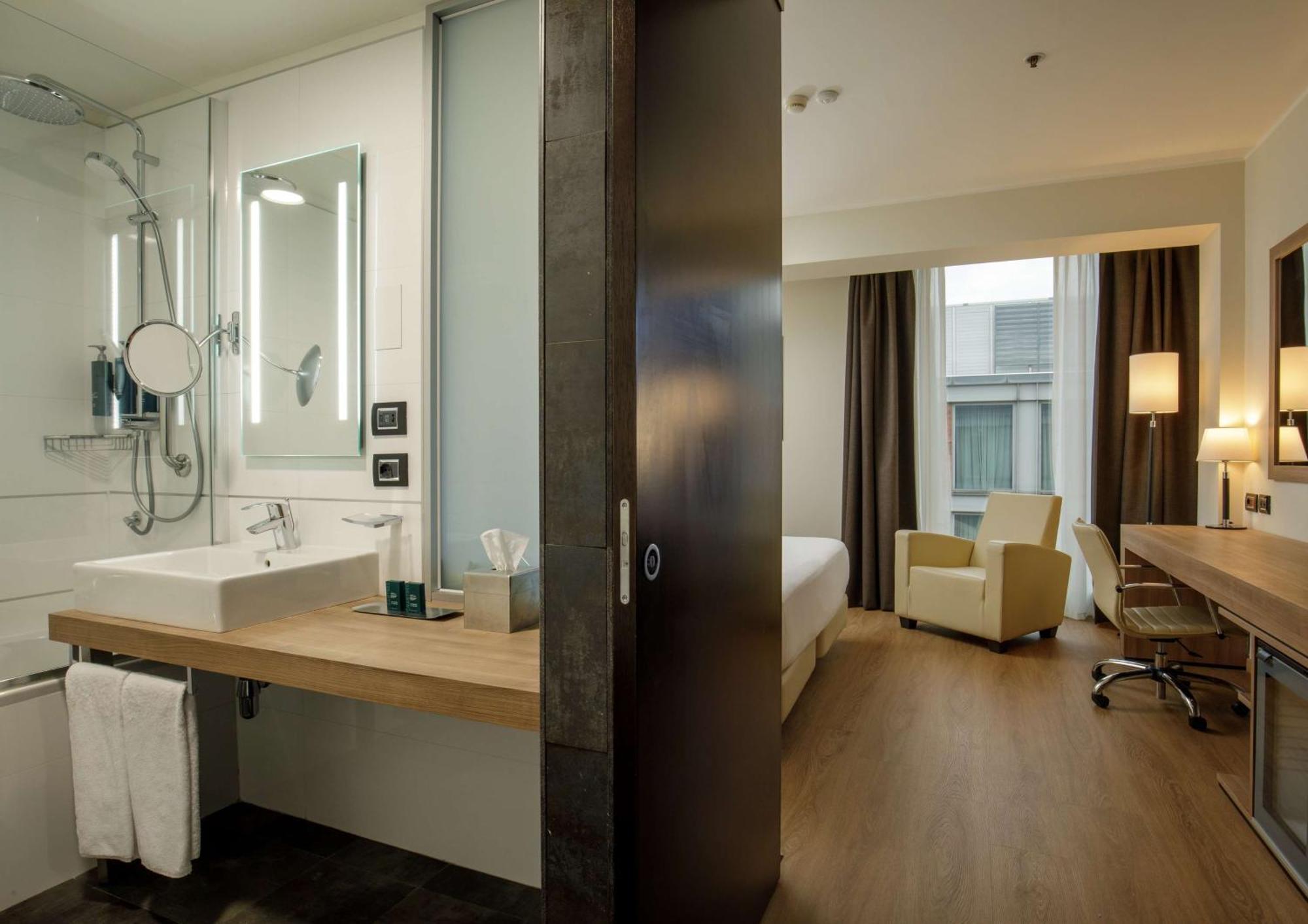 Doubletree By Hilton Mailand