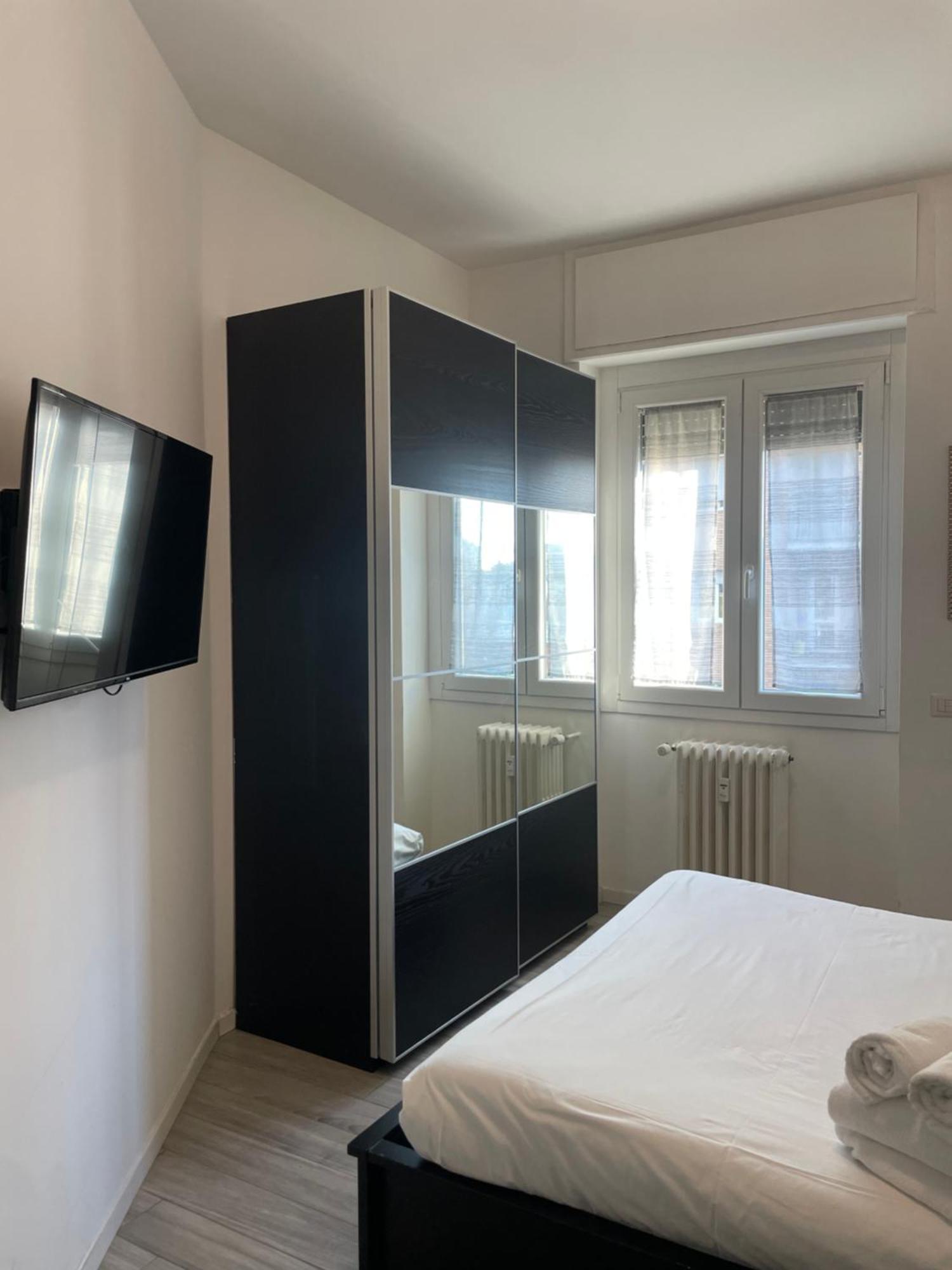 Gardone - Ampio Con 2 Da Letto - Comodo Per Duomo! *