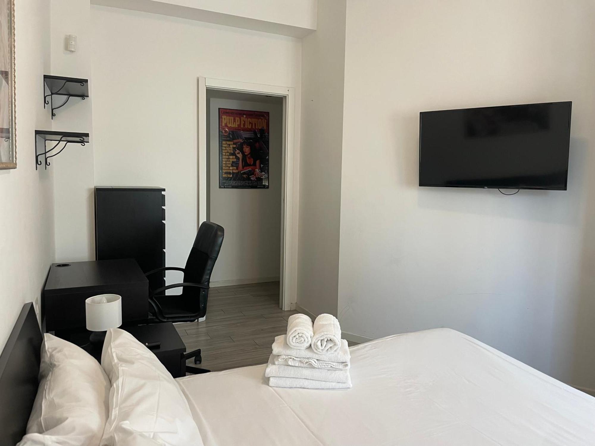 Gardone - Ampio Con 2 Da Letto - Comodo Per Duomo! Apartment *
