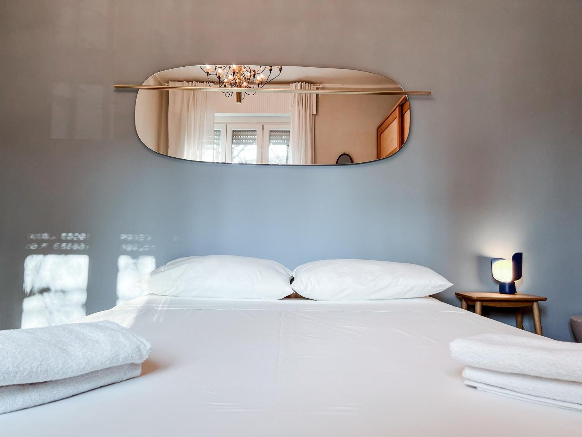 Isola Trendy Retreat - Large Flat, Apartamento *